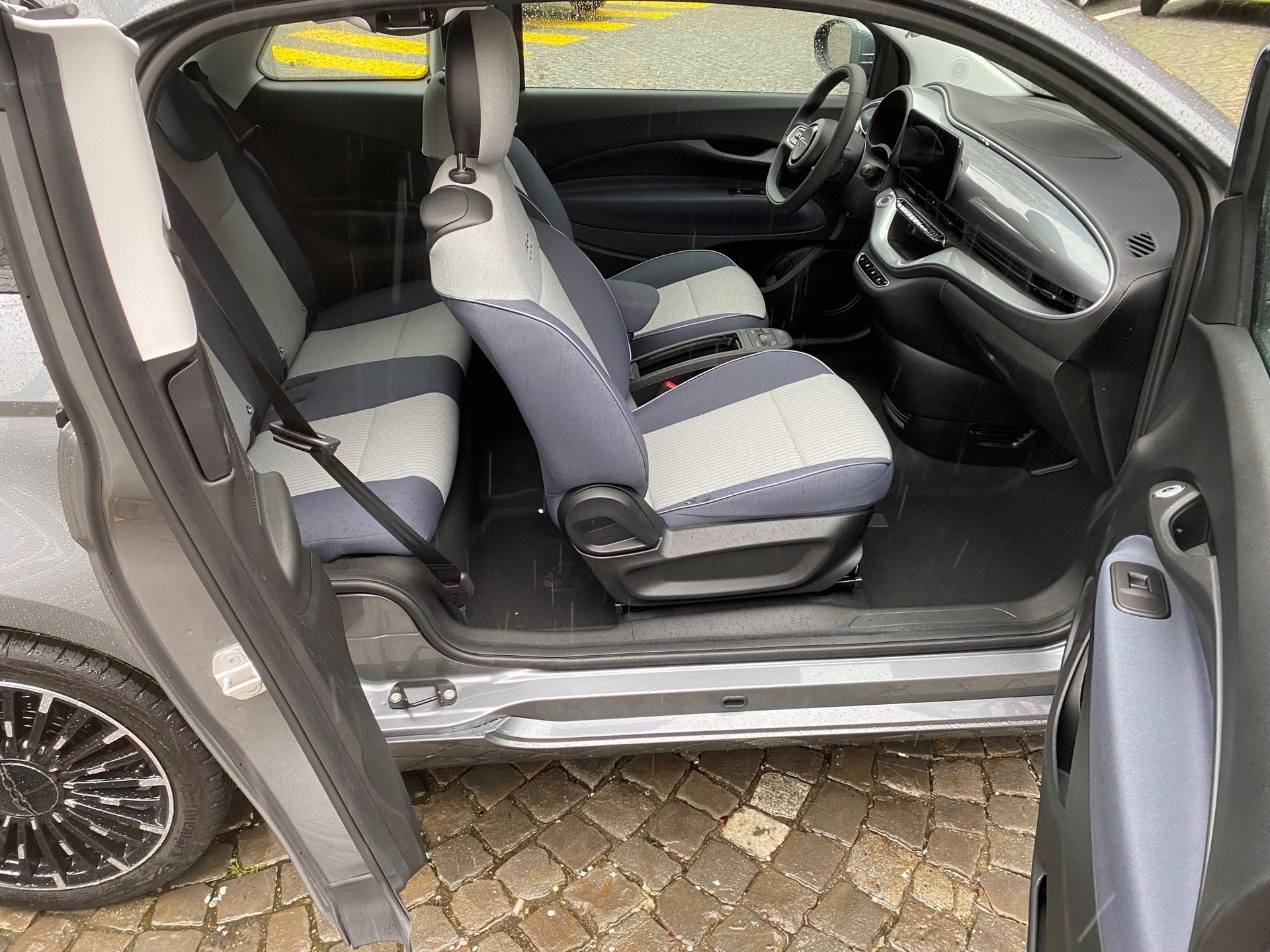 FIAT 500 3+1 electric 87 kW Icon-image-3