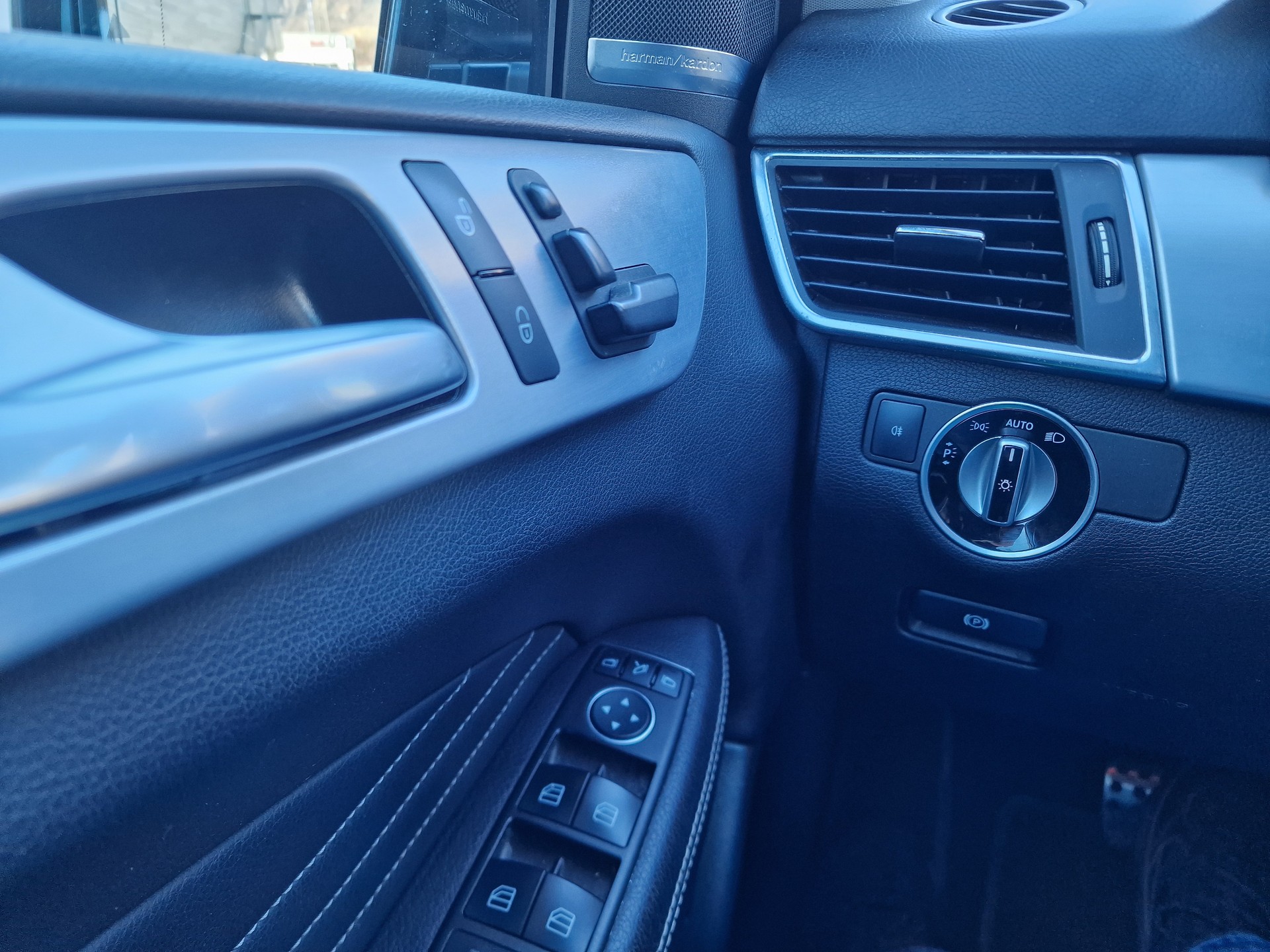 MERCEDES-BENZ ML 350 BlueTEC Executive 4Matic 7G-Tronic-image-24