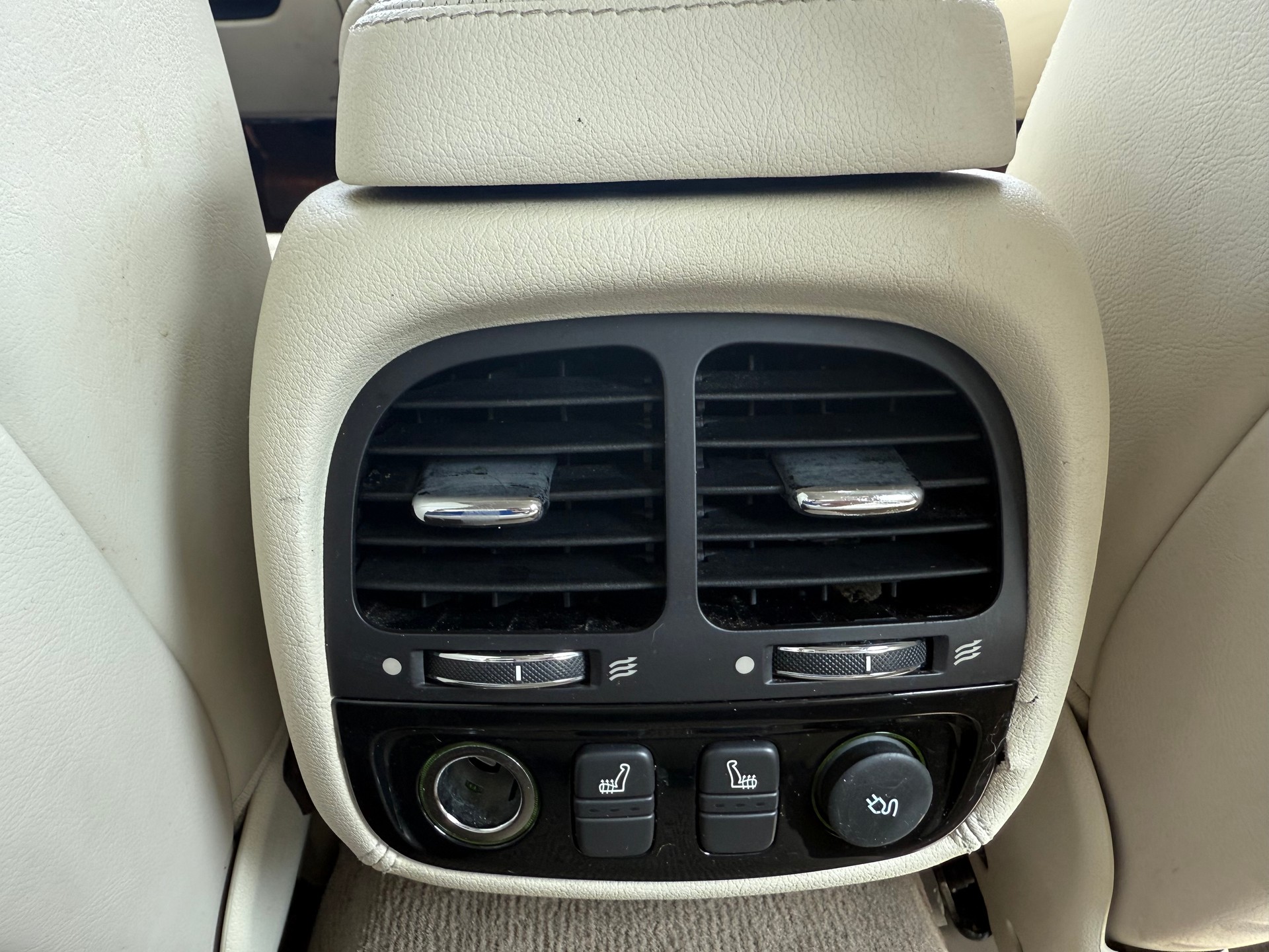 JAGUAR XJ8 4.2 V8 Executive-image-11