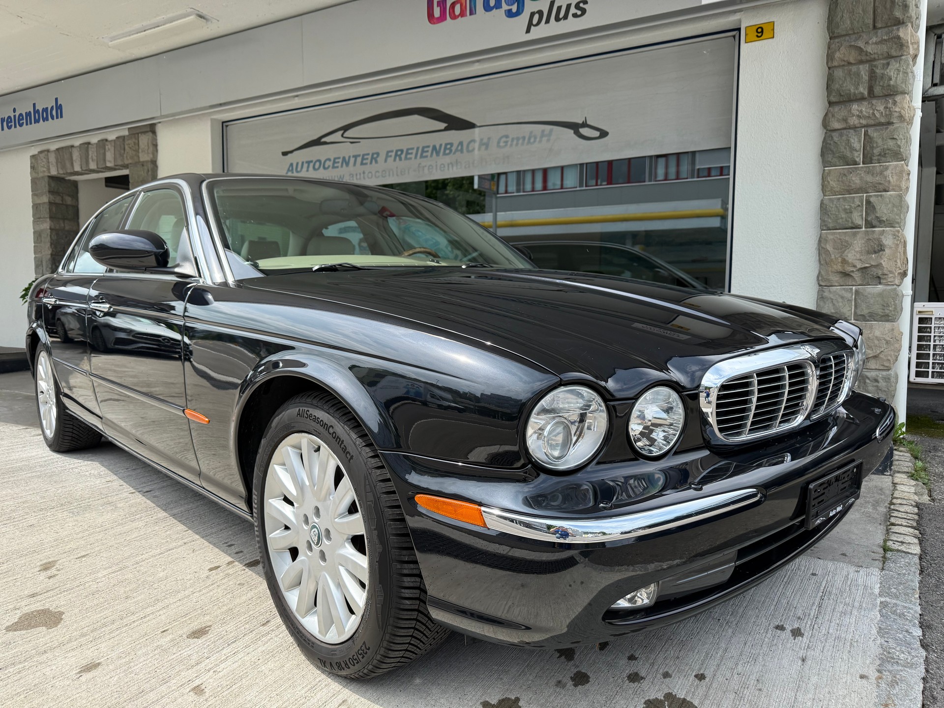 JAGUAR XJ8 4.2 V8 Executive-image-2