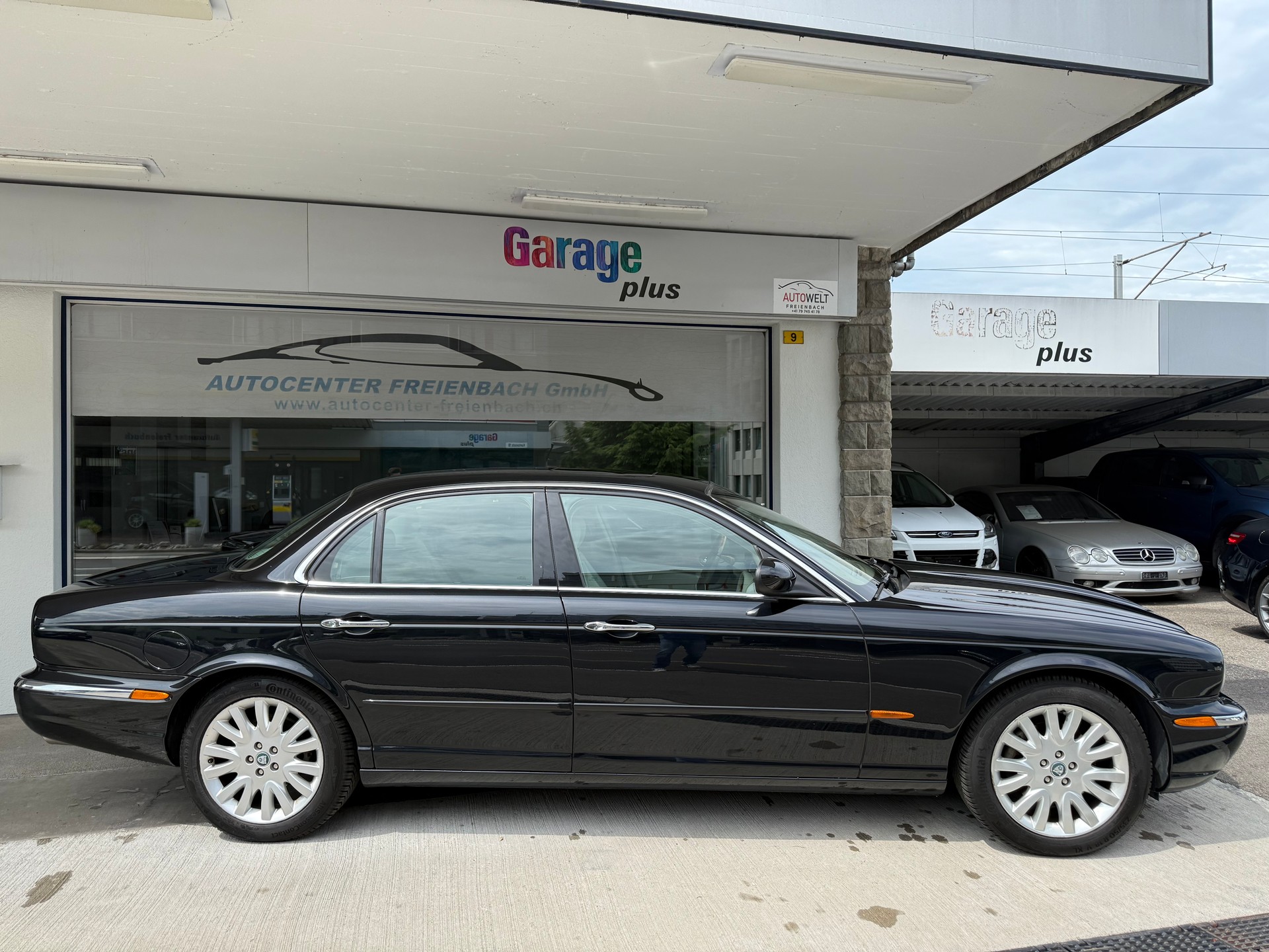 JAGUAR XJ8 4.2 V8 Executive-image-3