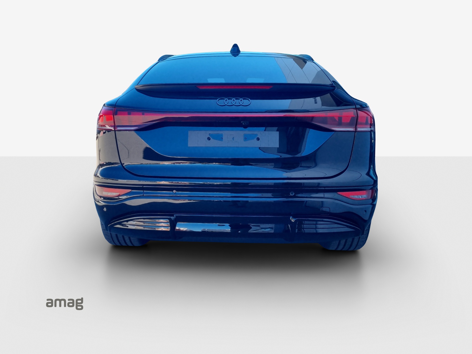 AUDI SQ6 Sportback e-tron quattro-image-3