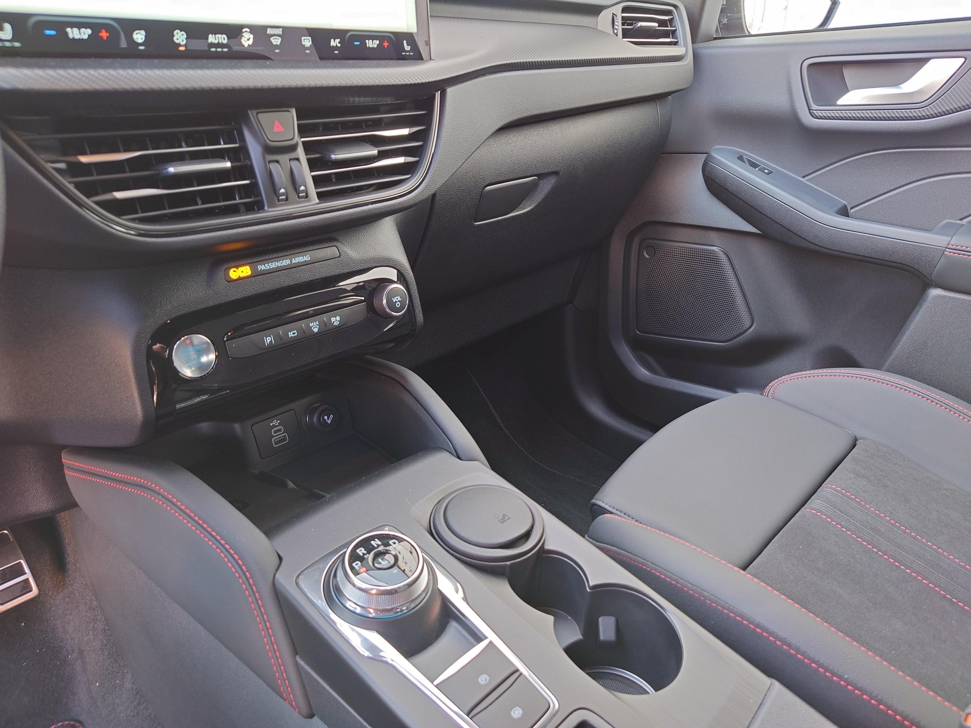 FORD Kuga 2.5 Plug-in Hybrid ST-Line X-image-8