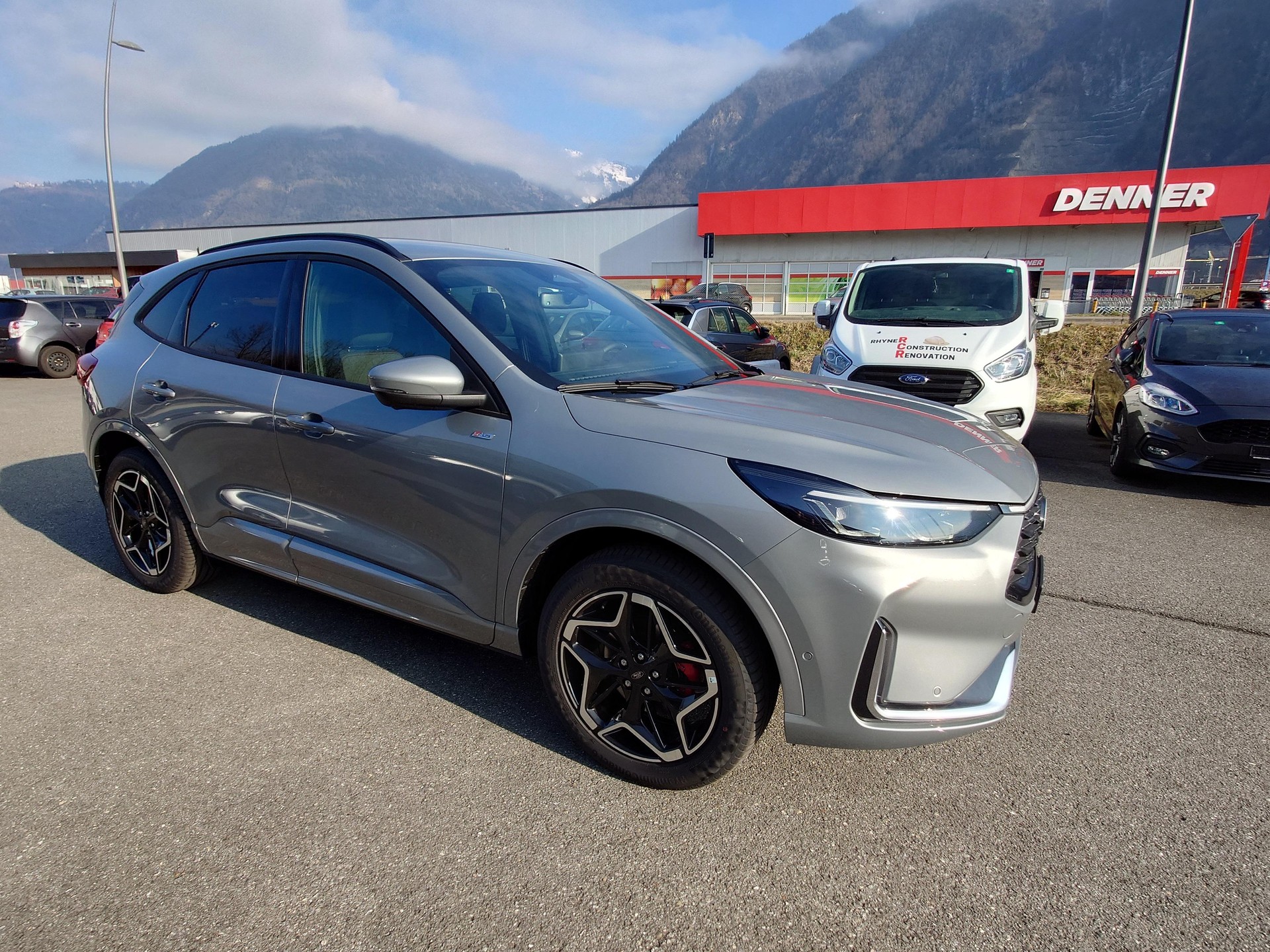 FORD Kuga 2.5 Plug-in Hybrid ST-Line X-showroom-element-2