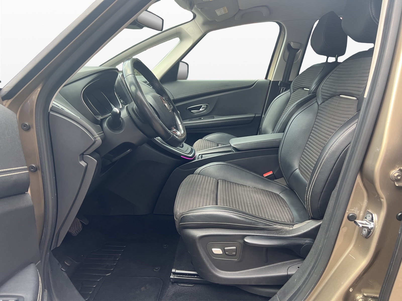 RENAULT Grand Scénic 1.3 16V Turbo Intens Pack Advantage EDC-image-8