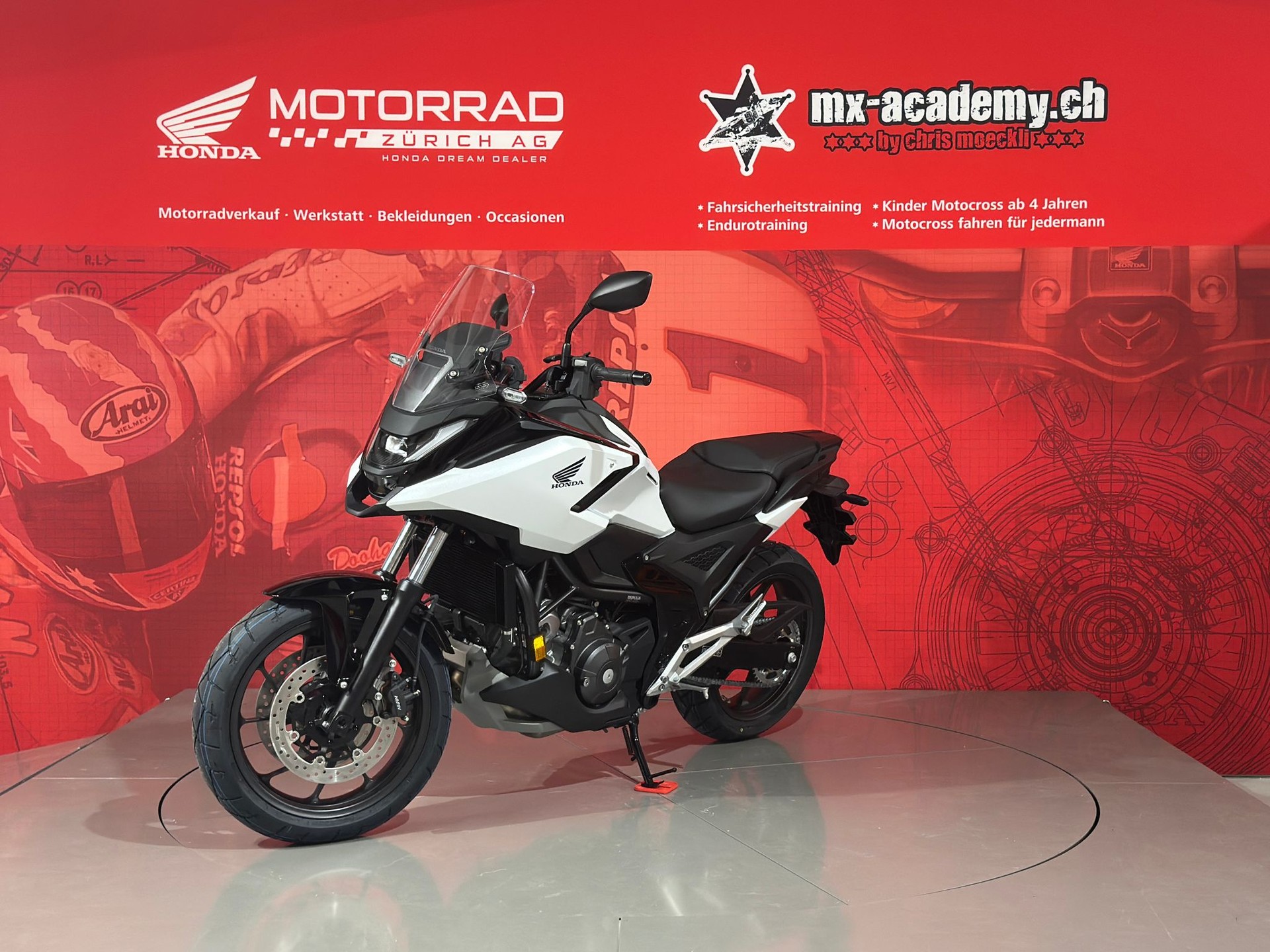 HONDA NC 750 - DCT- Modell 2025 *Neufahrzeug*-showroom-element-3