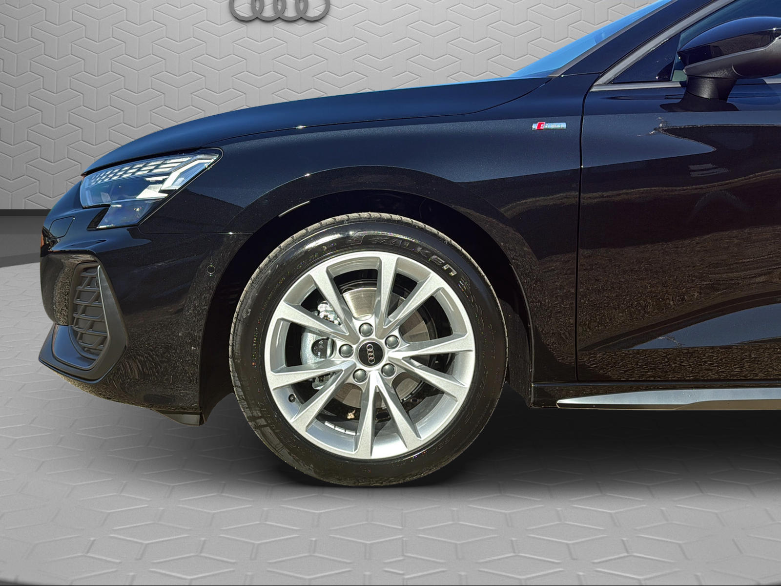 AUDI A3 Sportback TFSI 110 kW S line Attraction S tronic-image-5
