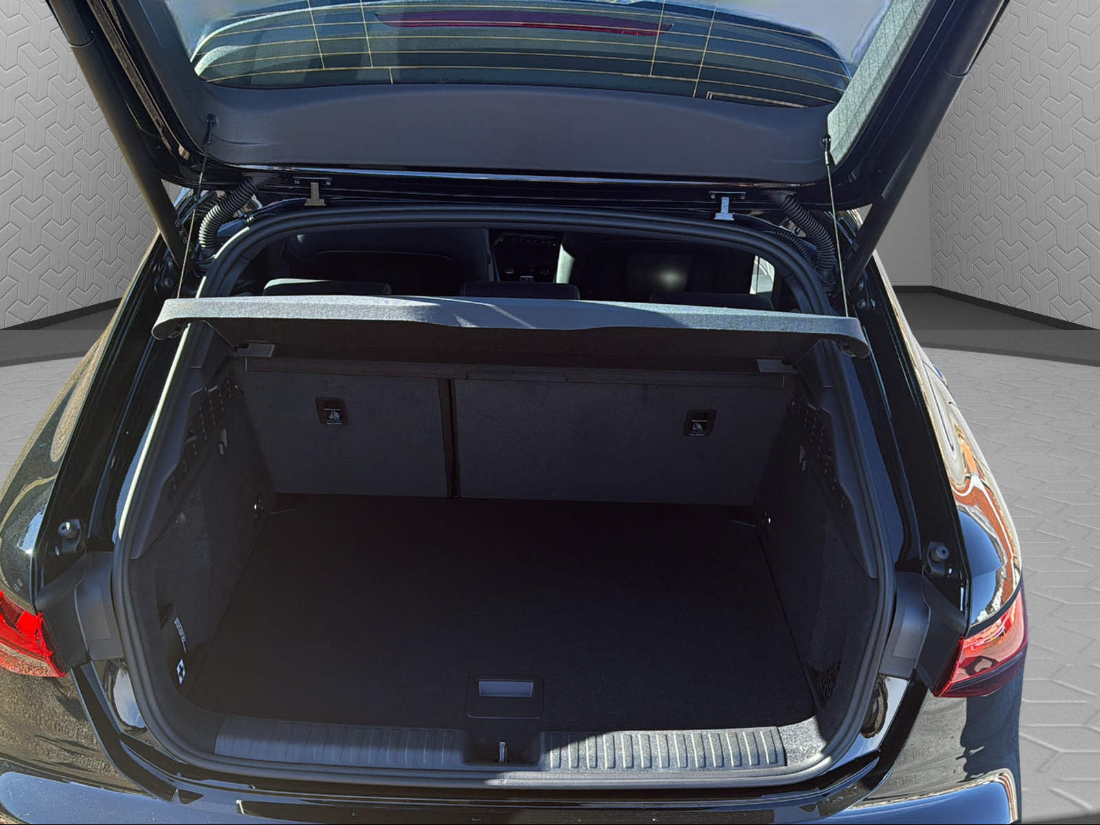 AUDI A3 Sportback TFSI 110 kW S line Attraction S tronic-image-13