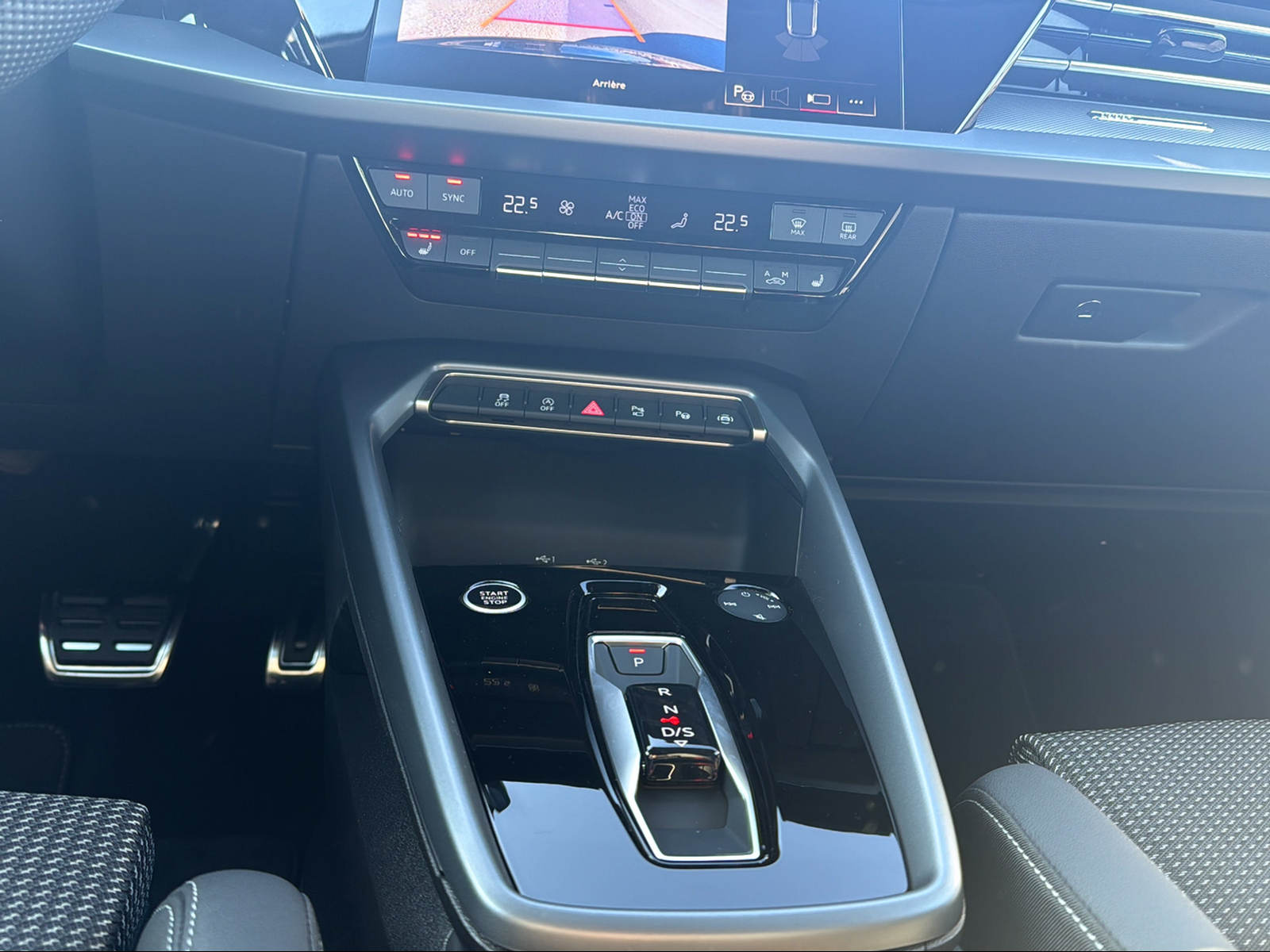 AUDI A3 Sportback TFSI 110 kW S line Attraction S tronic-image-11
