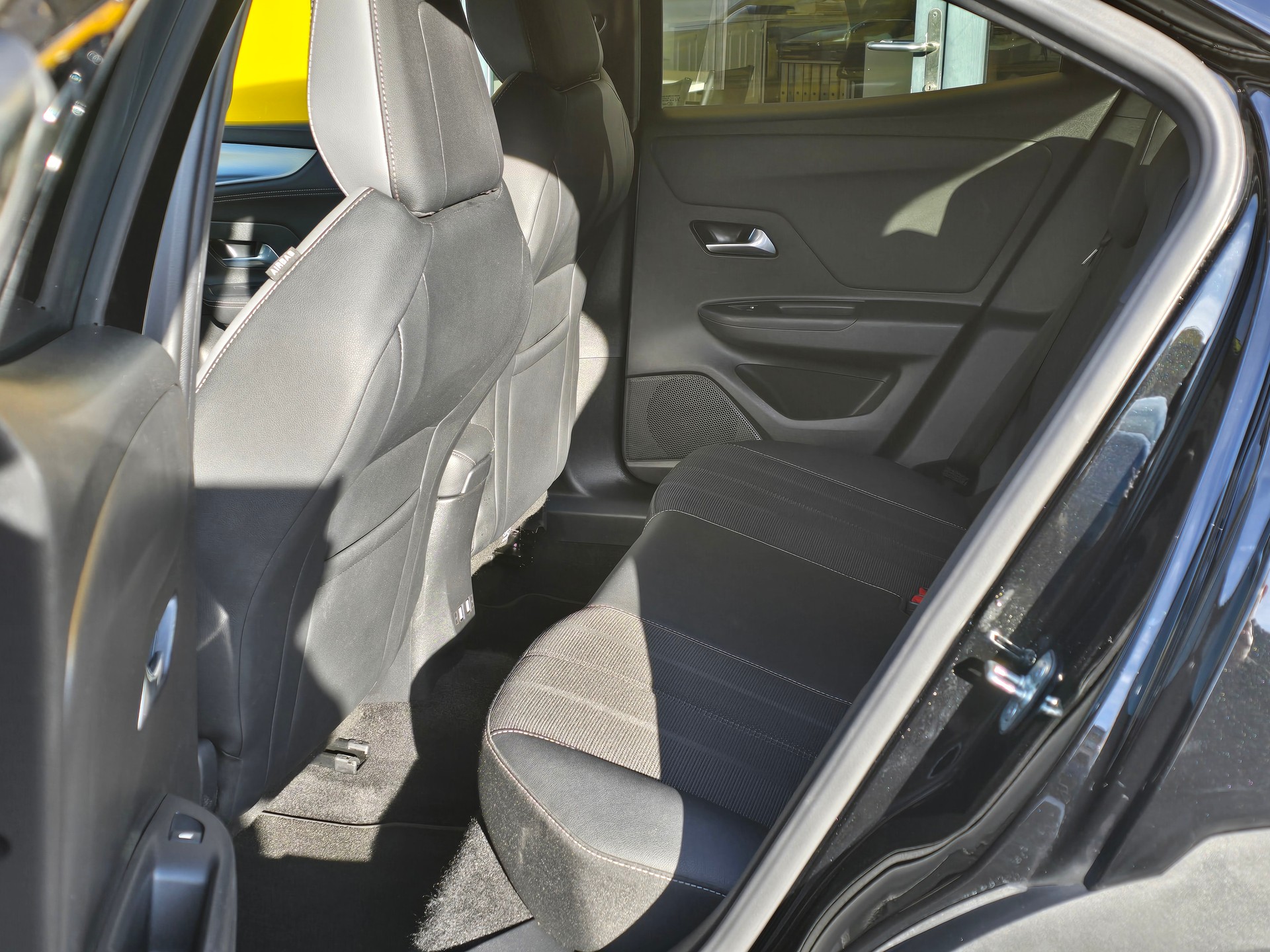 OPEL Mokka 1.2Turbo GS Automat-image-9