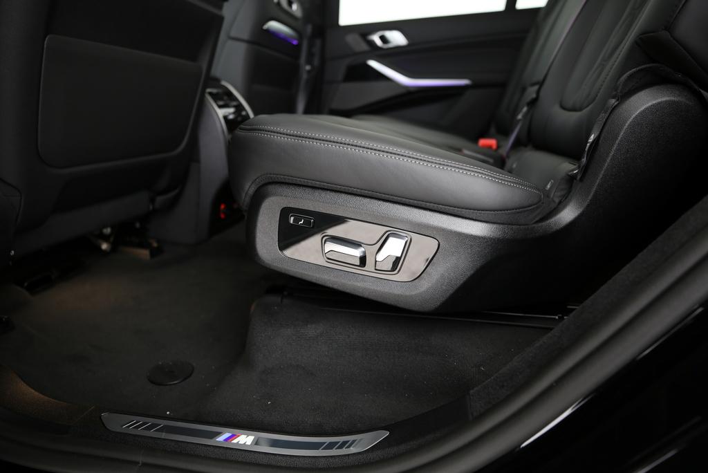 BMW X7 M60i-image-5