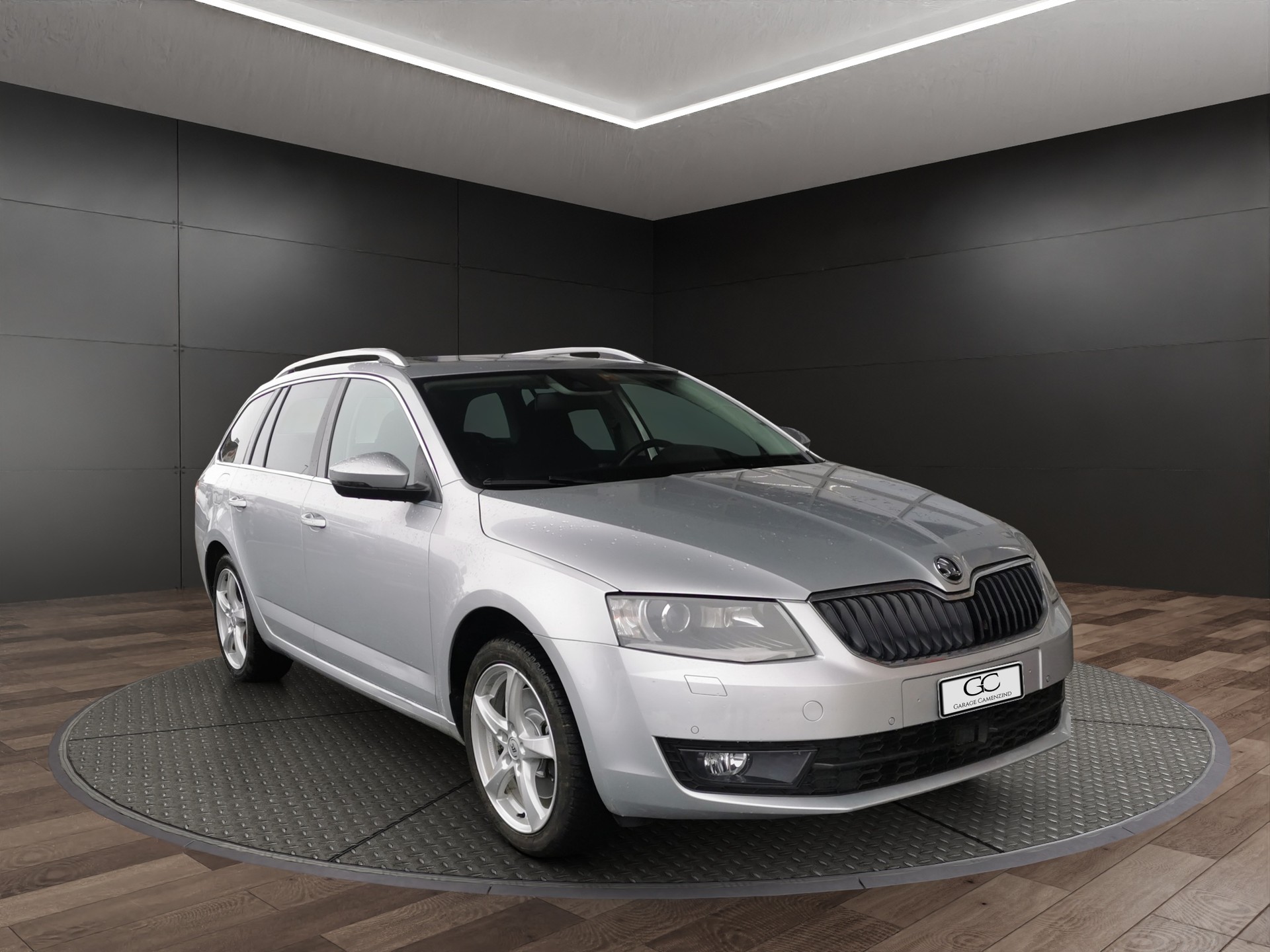 SKODA Octavia Combi 2.0 TDI Style 4x4 DSG-image-0
