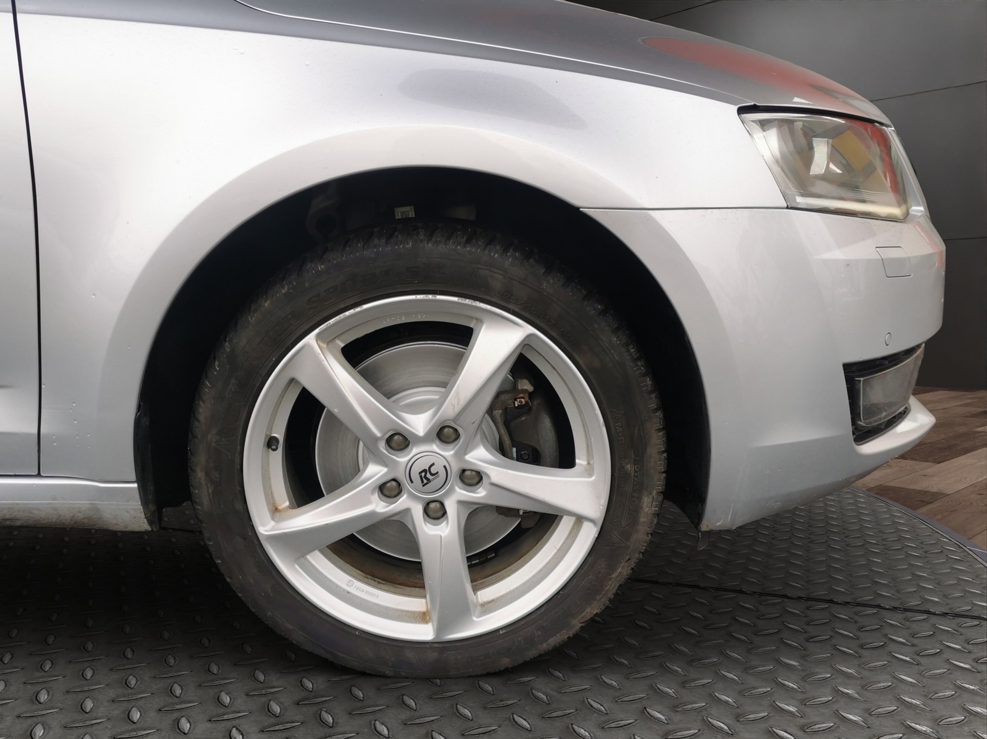 SKODA Octavia Combi 2.0 TDI Style 4x4 DSG-image-2