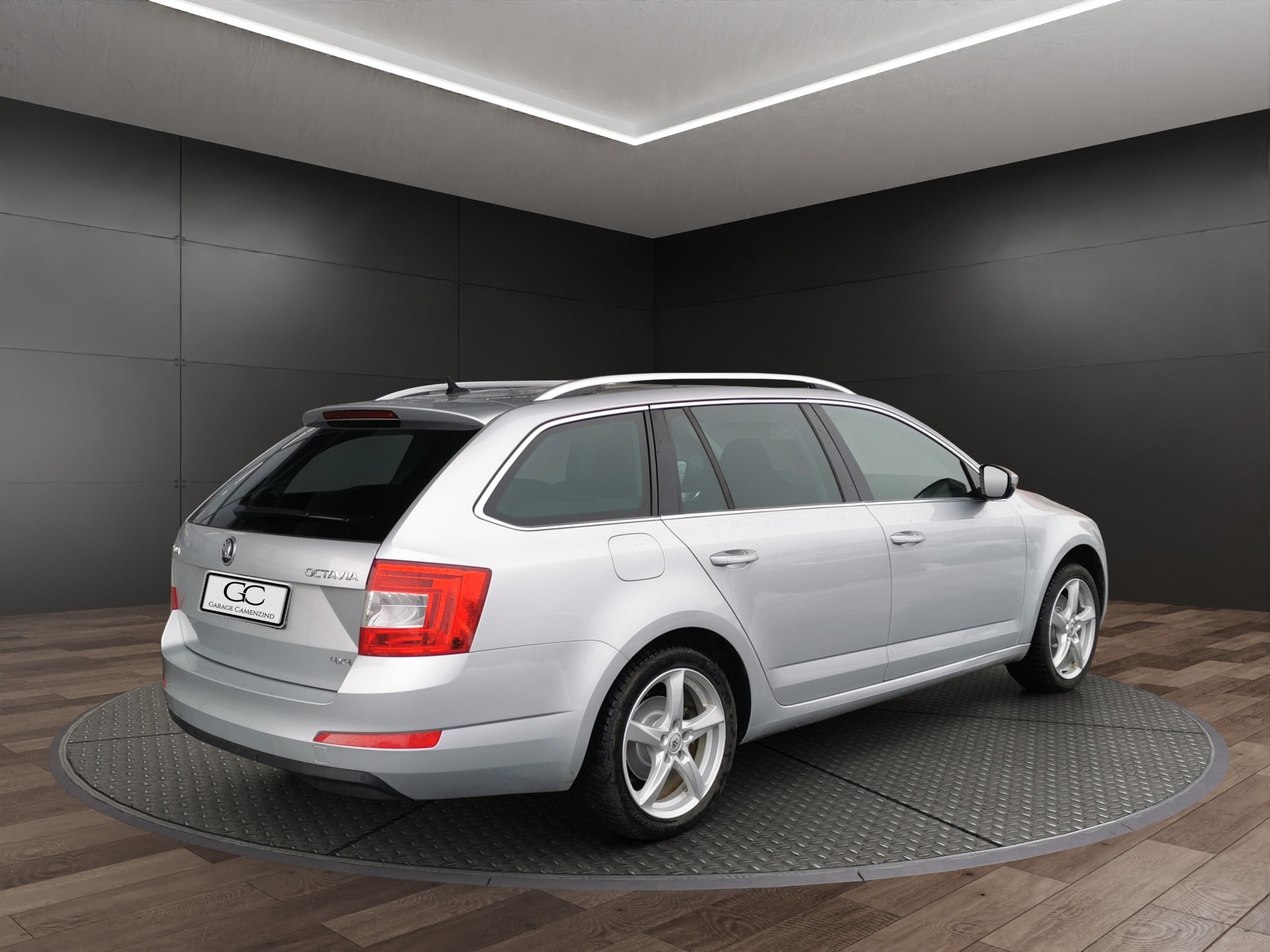 SKODA Octavia Combi 2.0 TDI Style 4x4 DSG-image-4