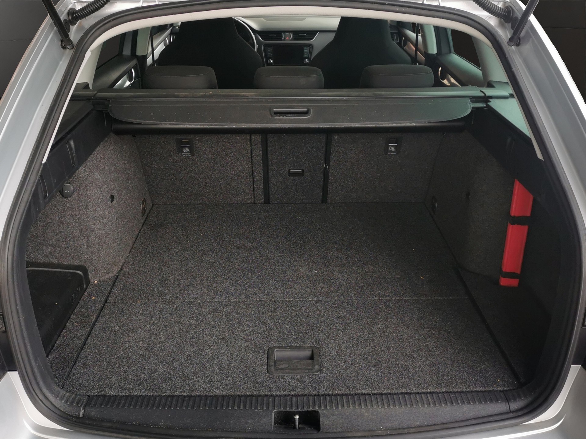 SKODA Octavia Combi 2.0 TDI Style 4x4 DSG-image-8