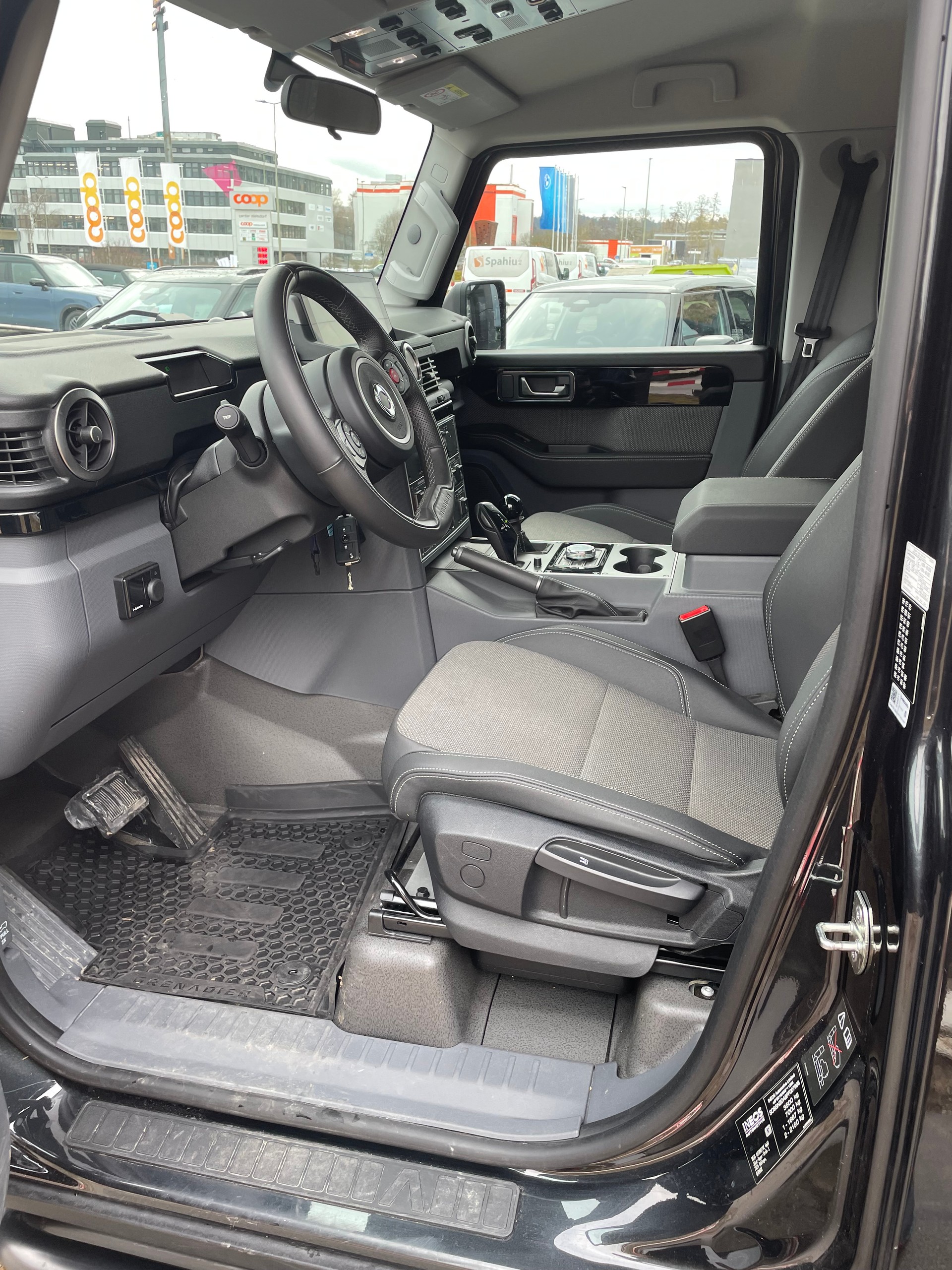 INEOS Grenadier 3.0D Utility Wagon 2-Sitz-image-8
