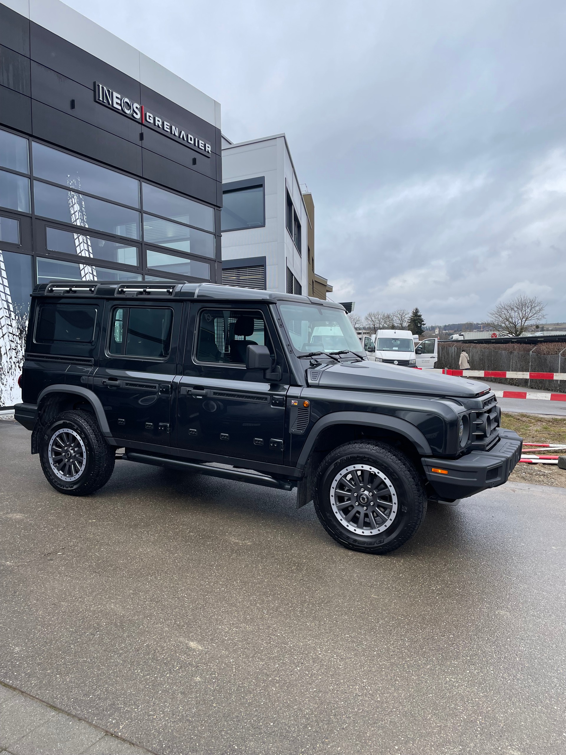 INEOS Grenadier 3.0D Utility Wagon 2-Sitz-image-0