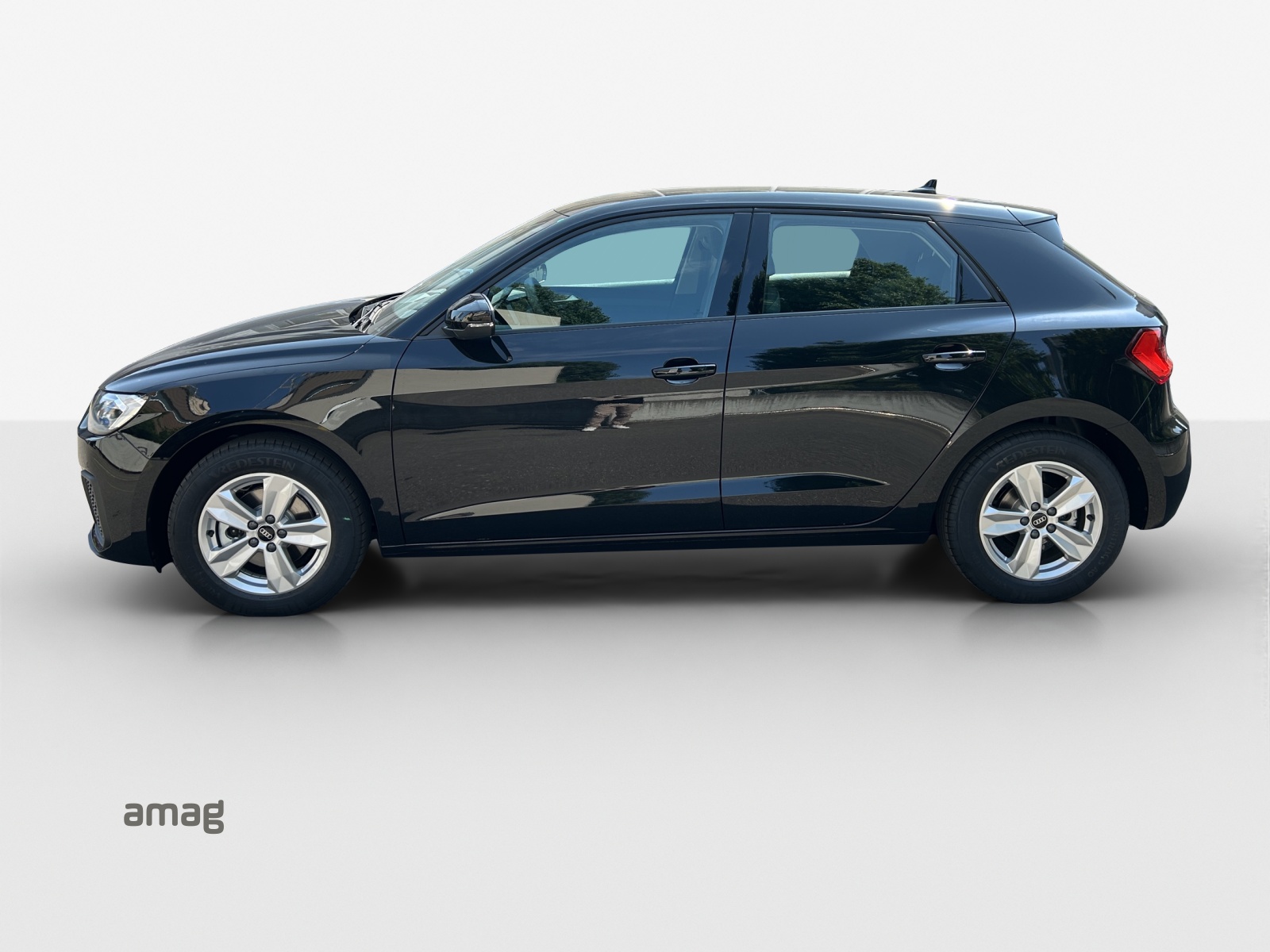 AUDI A1 Sportback 30 TFSI Attraction-image-1