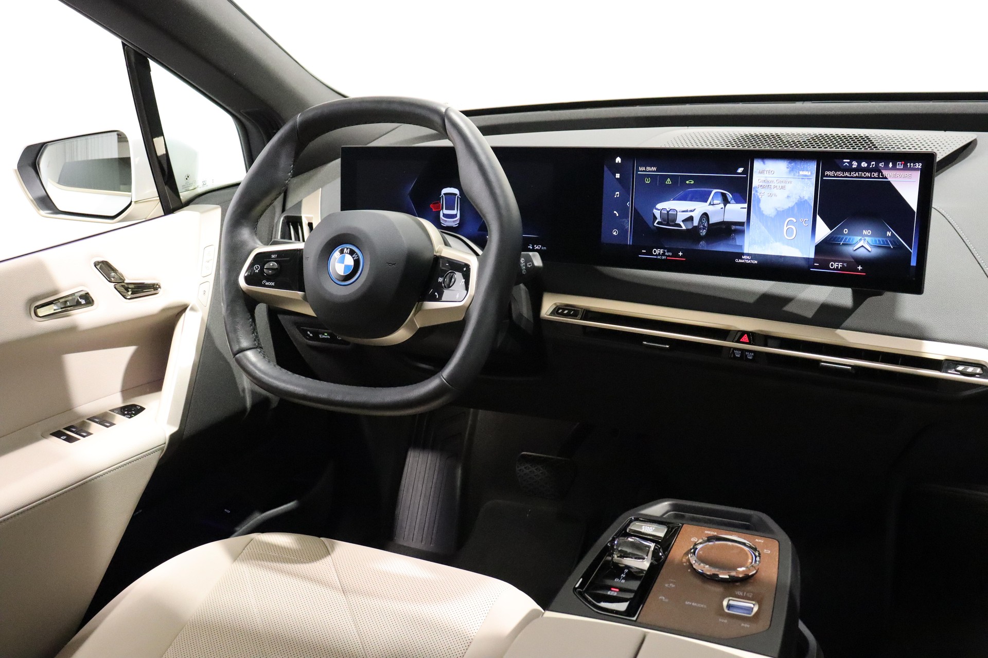 BMW iX xDrive50-image-10