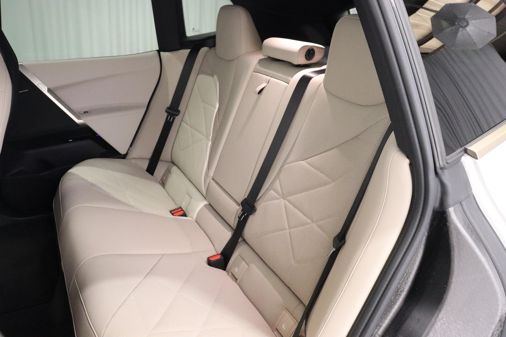 BMW iX xDrive50-image-9