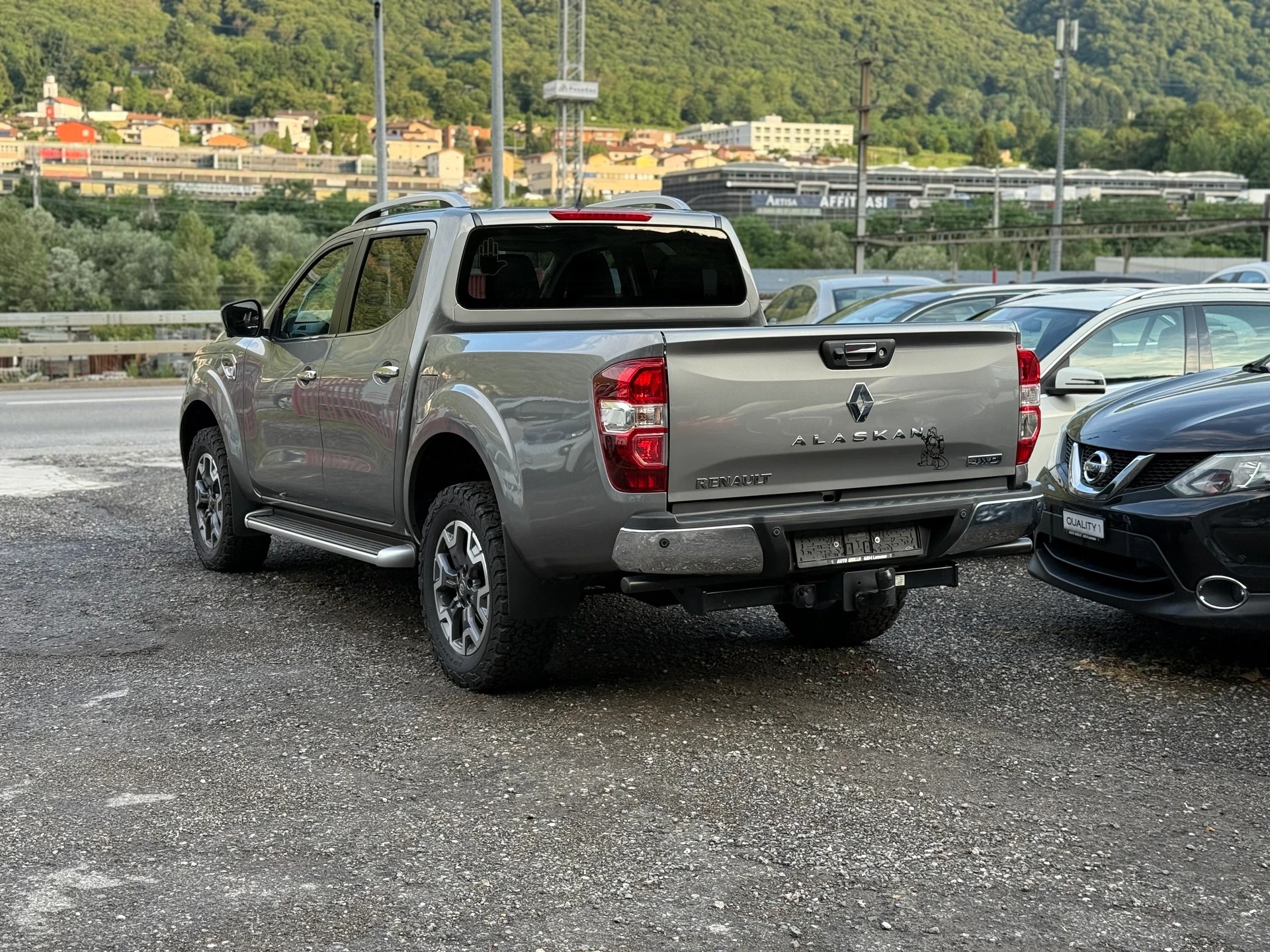 RENAULT Alaskan DC Twin Turbo dCi 190 4WD Intens A-image-2
