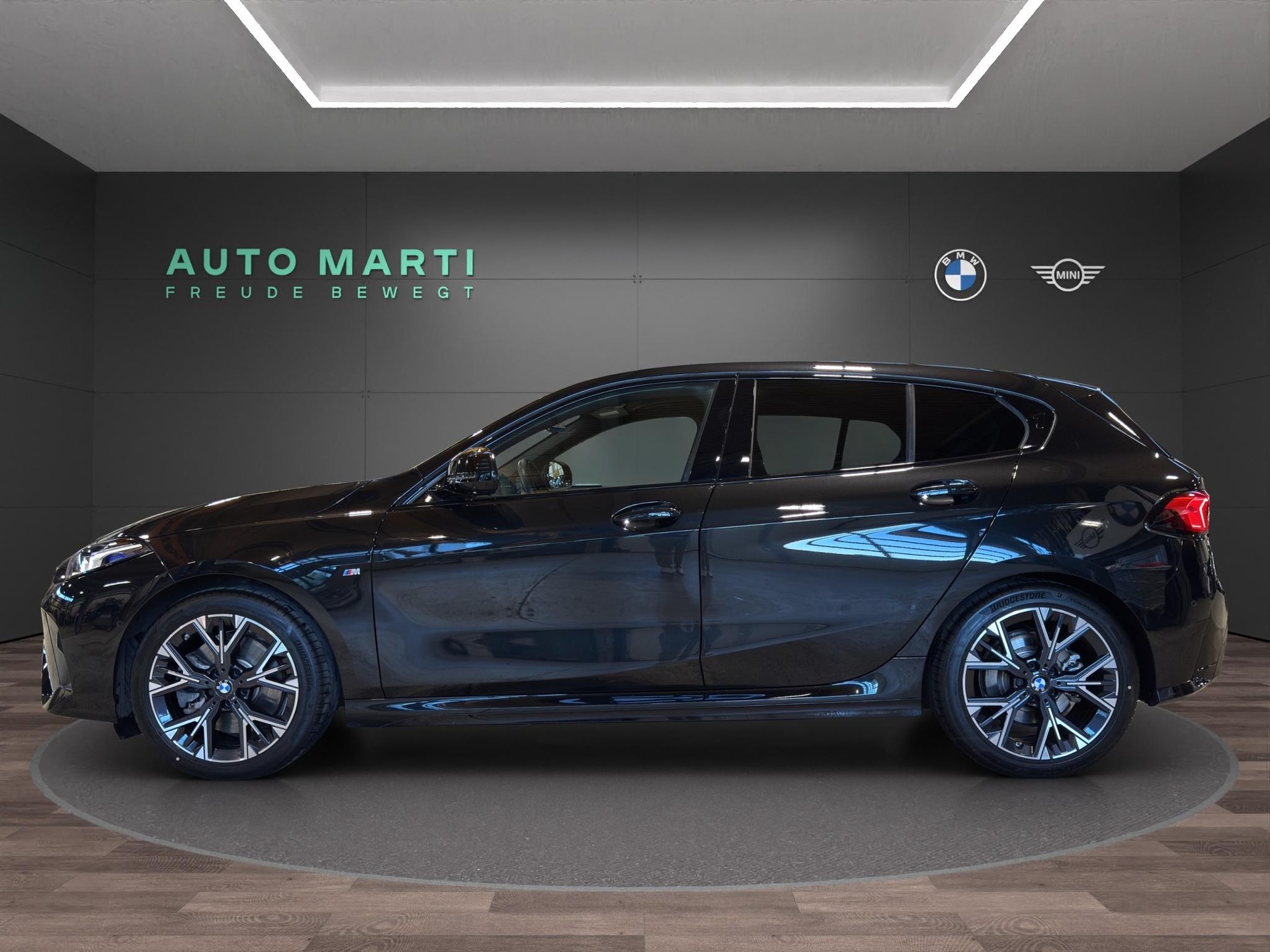 BMW 123 xDrive M Sport-showroom-element-1