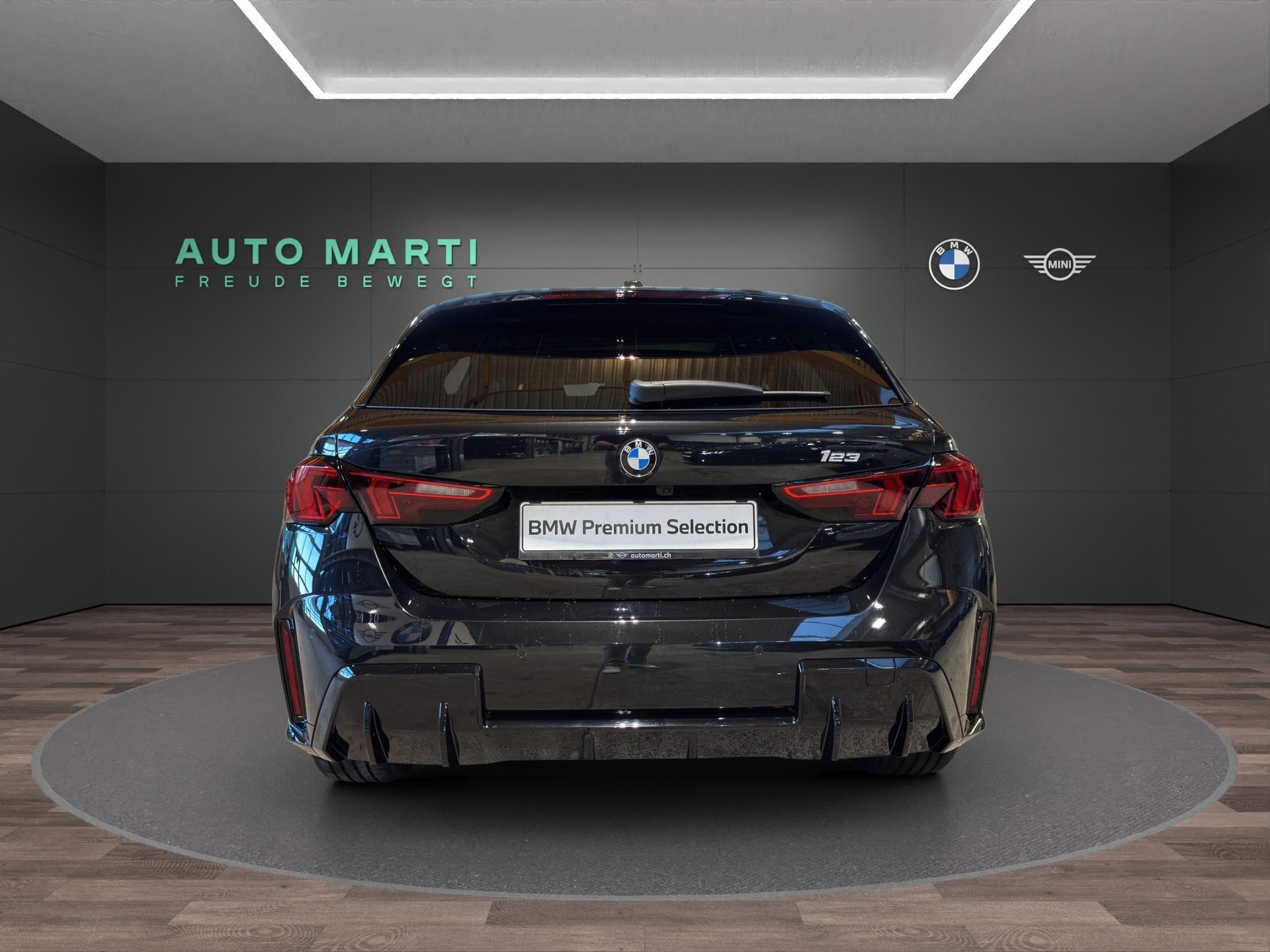 BMW 123 xDrive M Sport-showroom-element-2