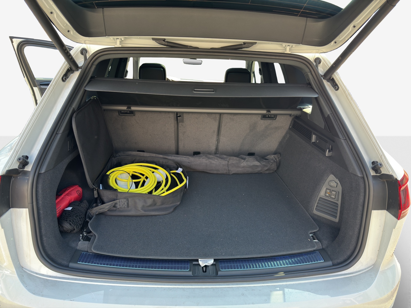 VW Touareg 3.0 TSI eHybrid United Tiptronic-image-12
