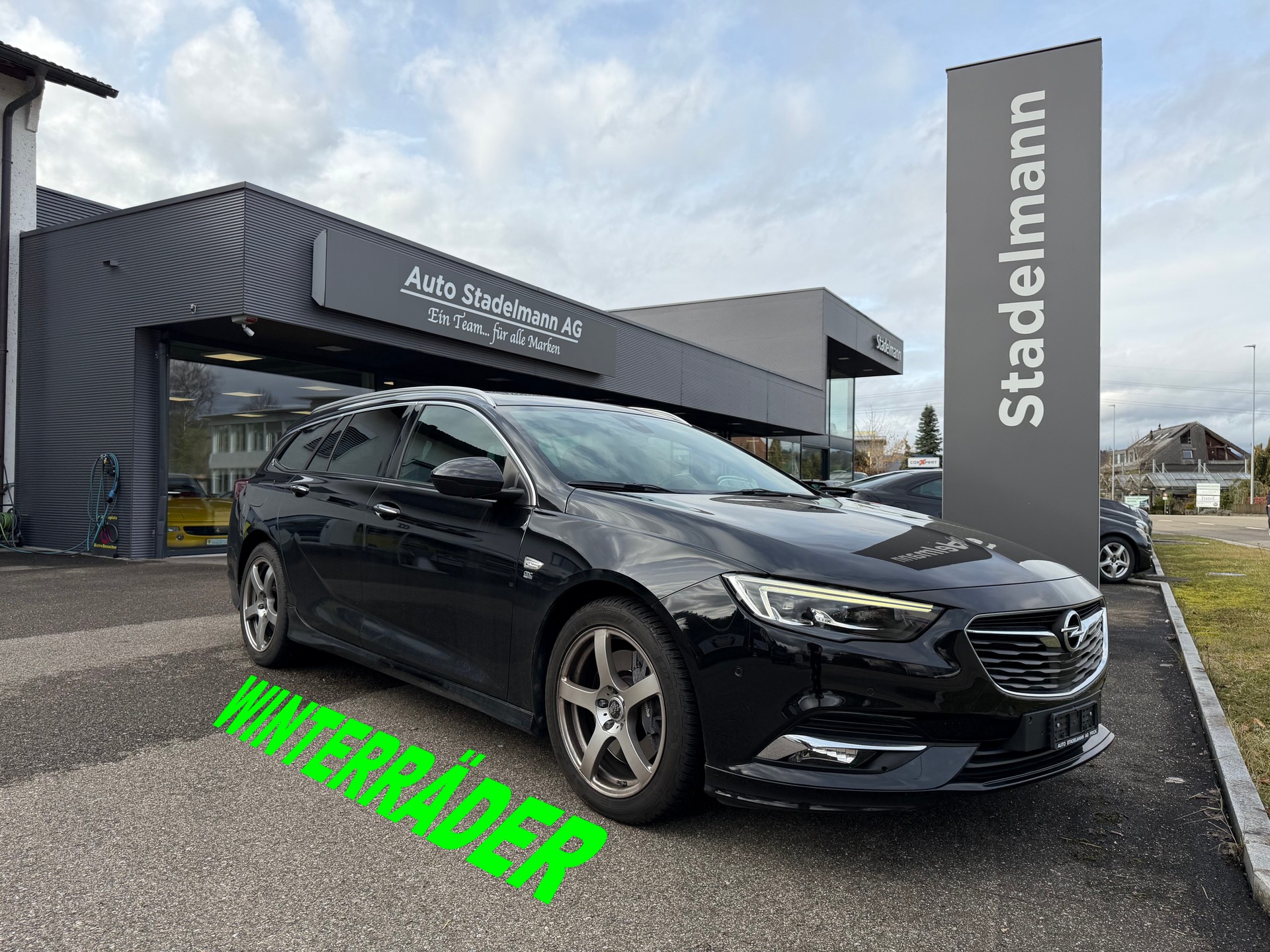 OPEL Insignia Sports Tourer OPC-Line 4x4-showroom-element-1