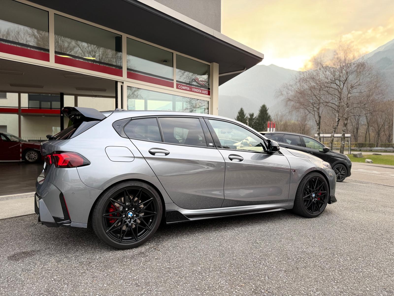 BMW M135 xDrive M Sport Pro *50 Years Edition*-image-8