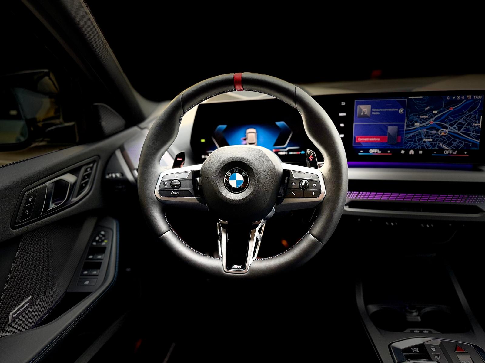 BMW M135 xDrive M Sport Pro *50 Years Edition*-image-11