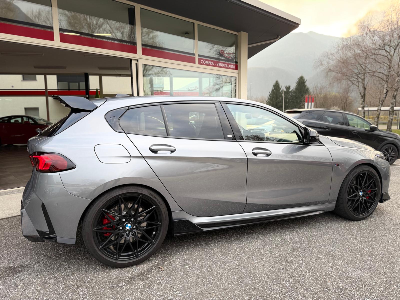 BMW M135 xDrive M Sport Pro *50 Years Edition*-image-7