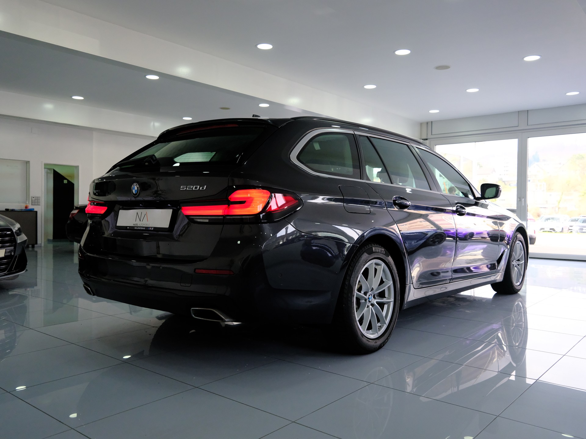 BMW 520d xDrive 48V Touring Steptronic-image-6