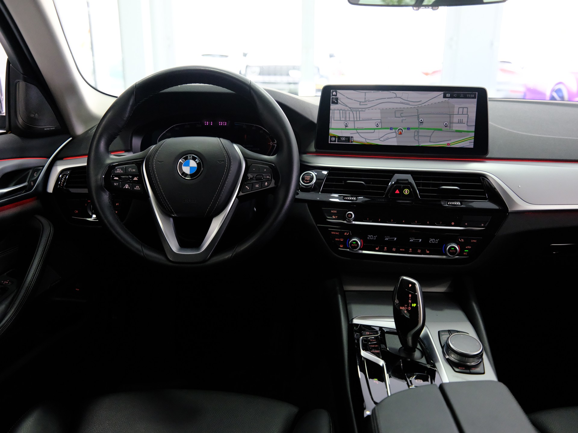 BMW 520d xDrive 48V Touring Steptronic-image-12