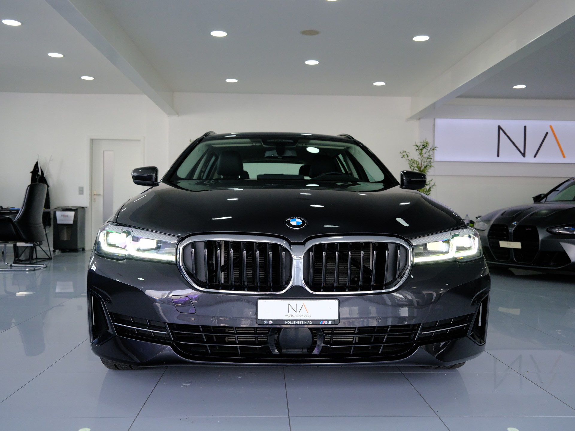 BMW 520d xDrive 48V Touring Steptronic-image-2