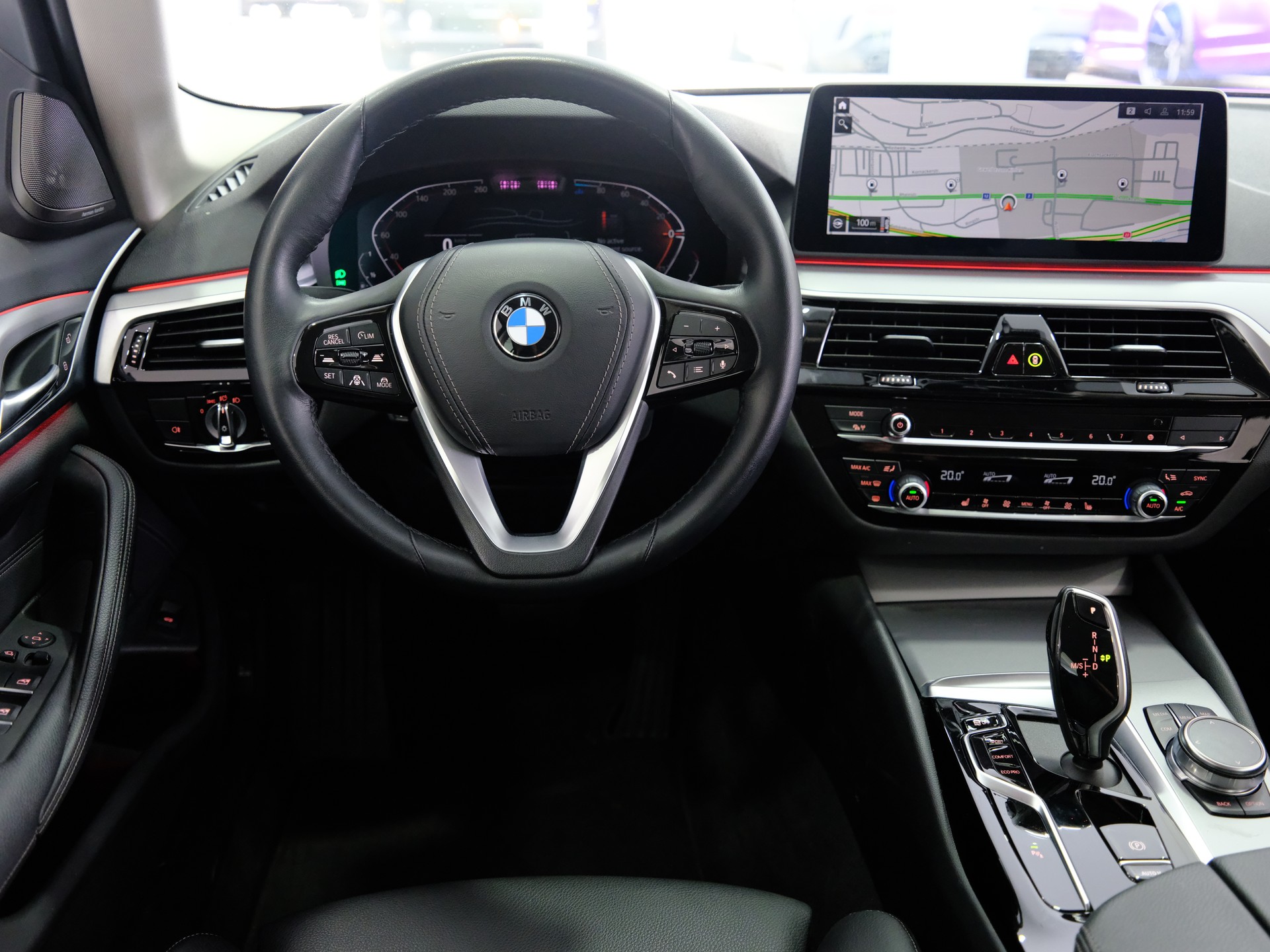 BMW 520d xDrive 48V Touring Steptronic-image-11