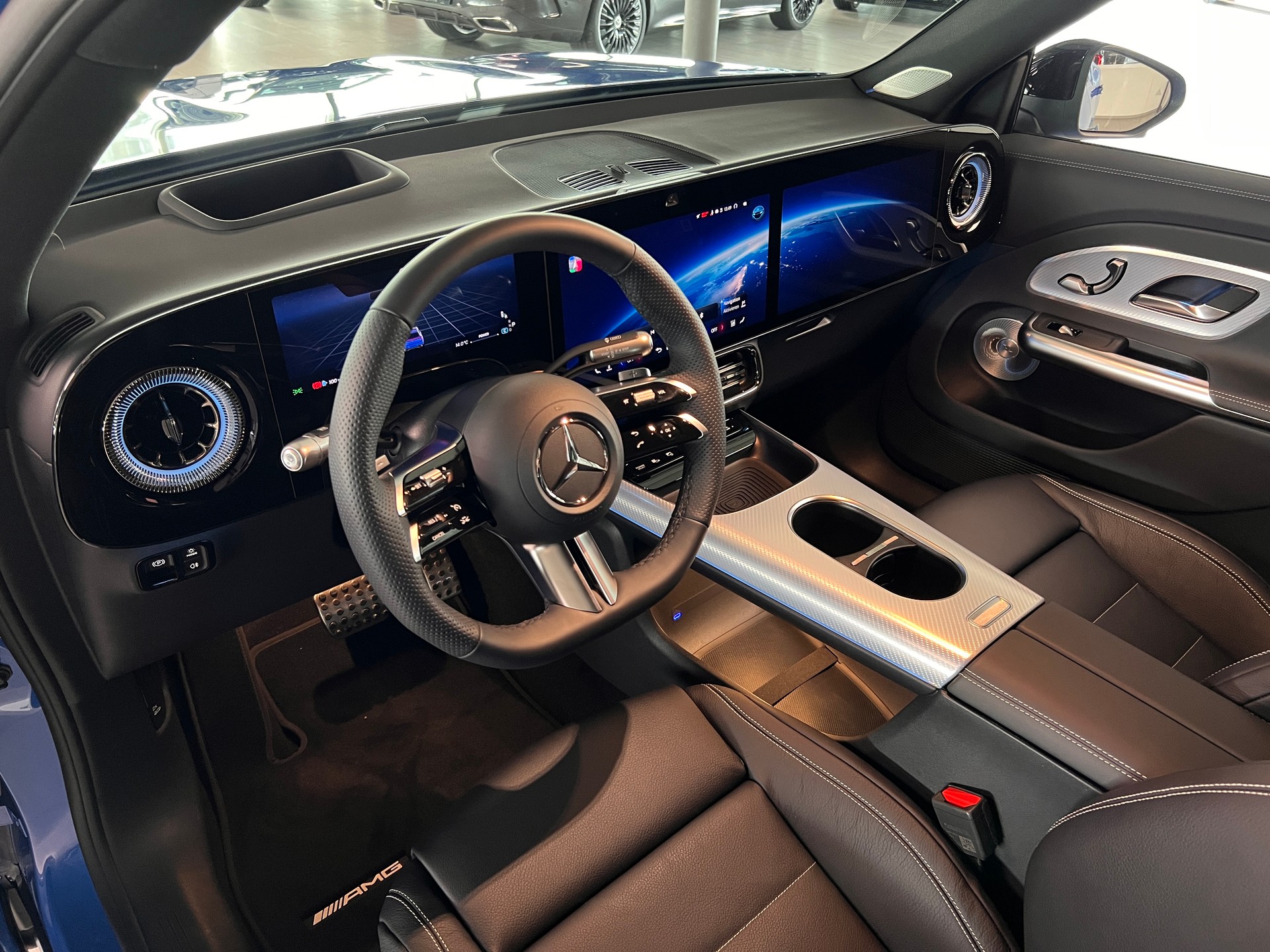 MERCEDES-BENZ GLB 350 4Matic with EQ Technology-image-10