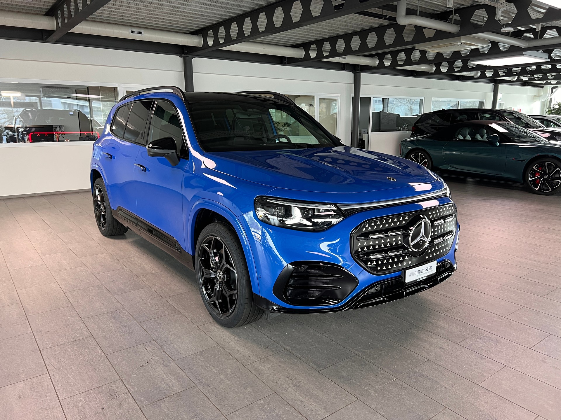 MERCEDES-BENZ GLB 350 4Matic with EQ Technology-image-2