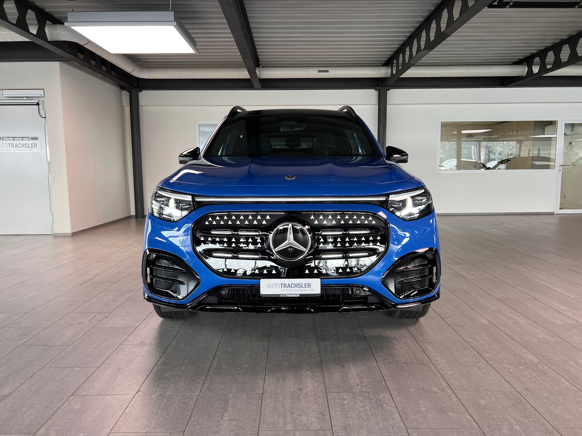 MERCEDES-BENZ GLB 350 4Matic with EQ Technology-image-1