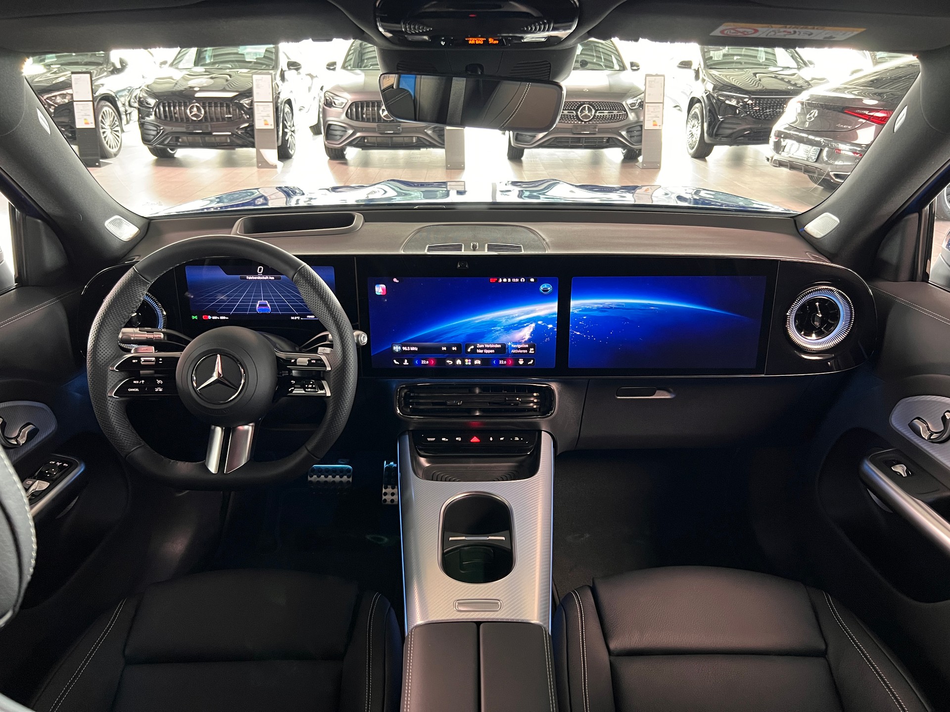 MERCEDES-BENZ GLB 350 4Matic with EQ Technology-image-11