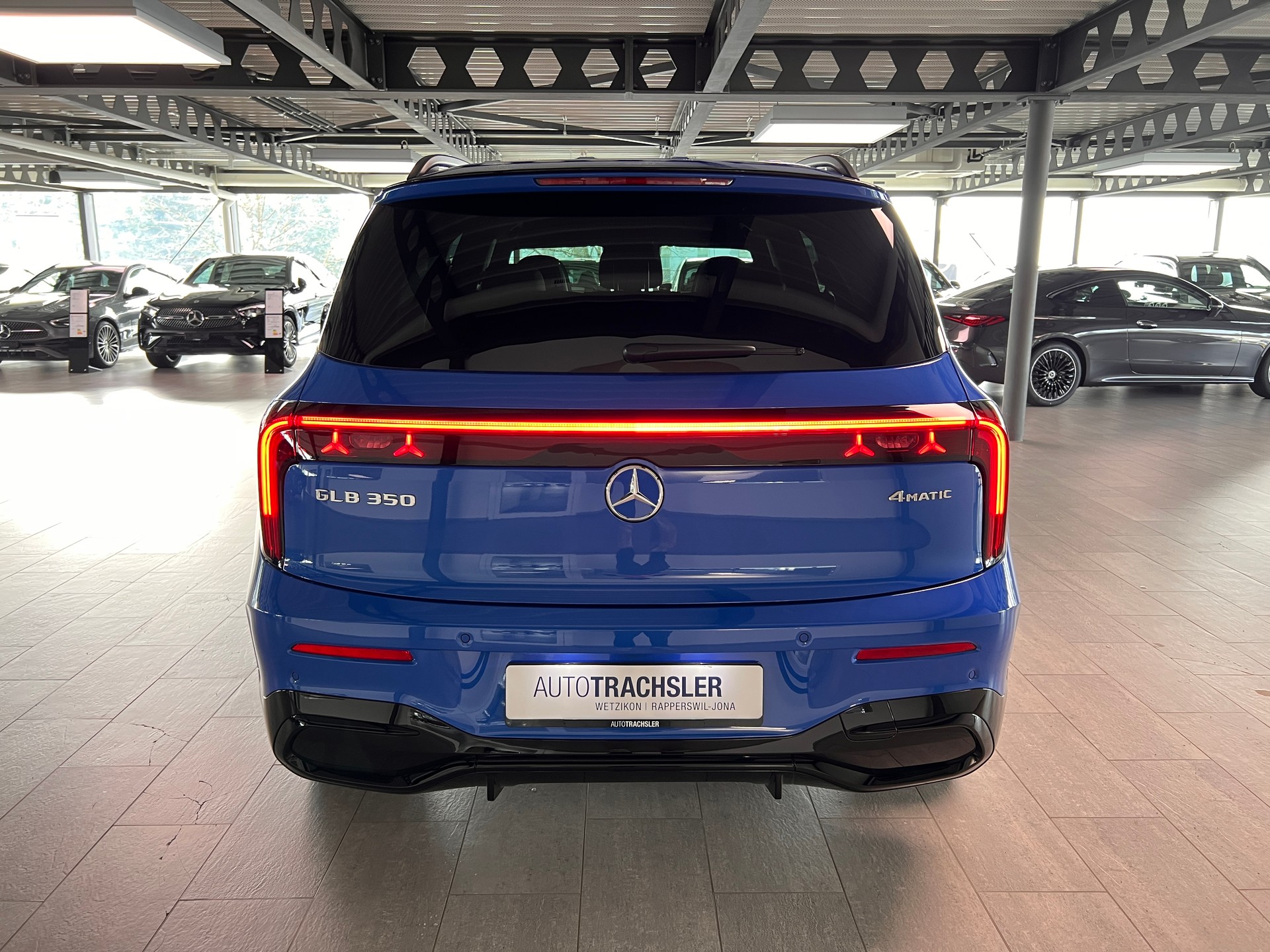 MERCEDES-BENZ GLB 350 4Matic with EQ Technology-image-4