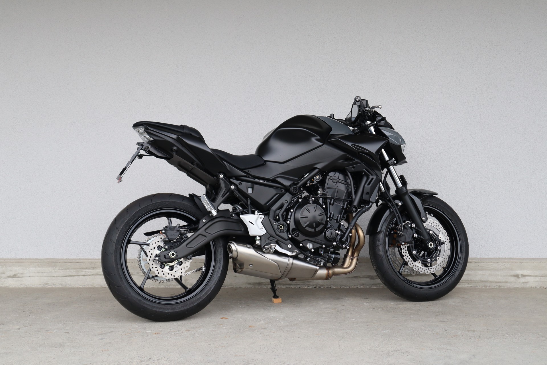 KAWASAKI Z 650 (35kW)-showroom-element-2