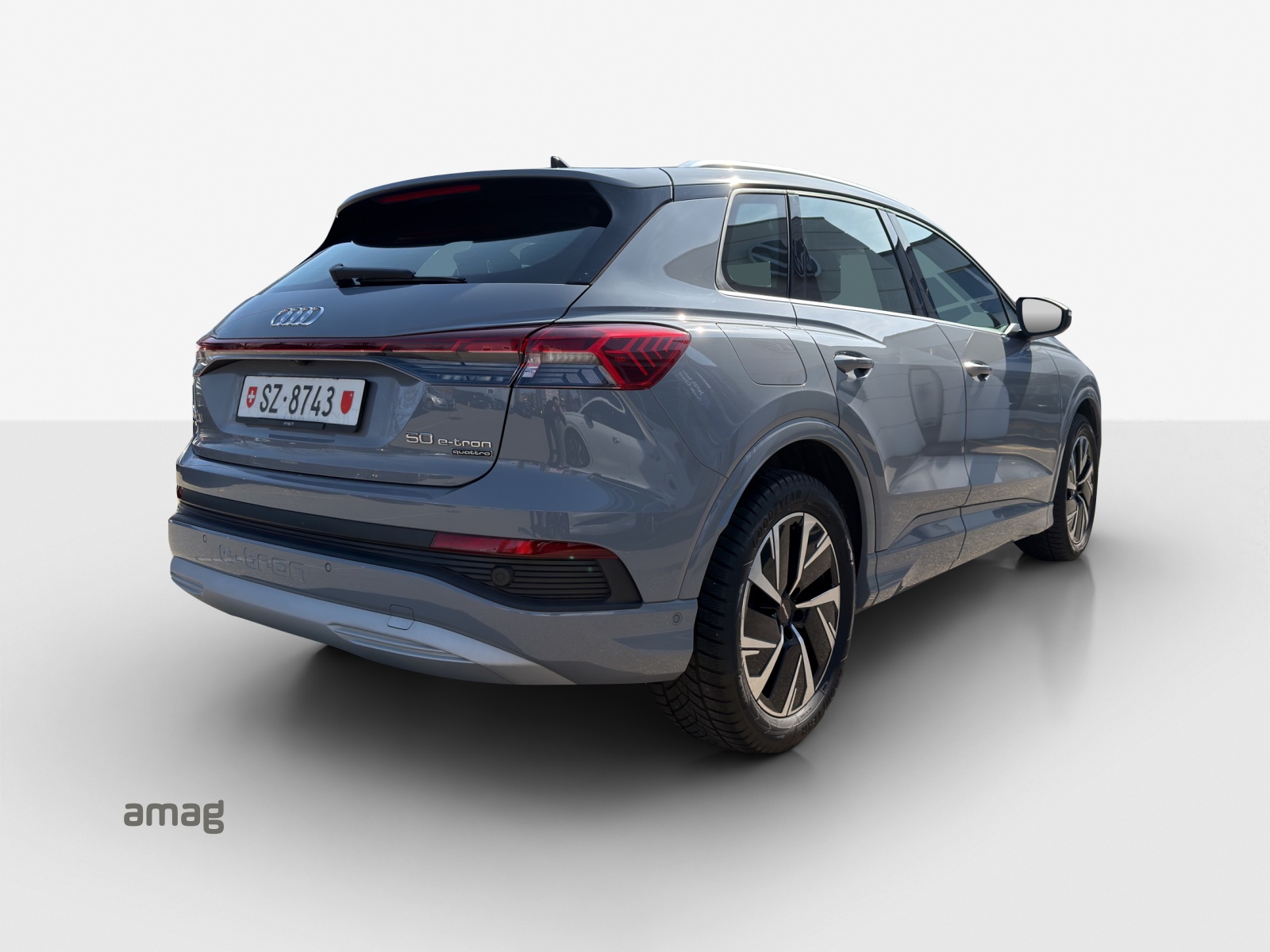 AUDI Q4 e-tron 50 quattro-image-4