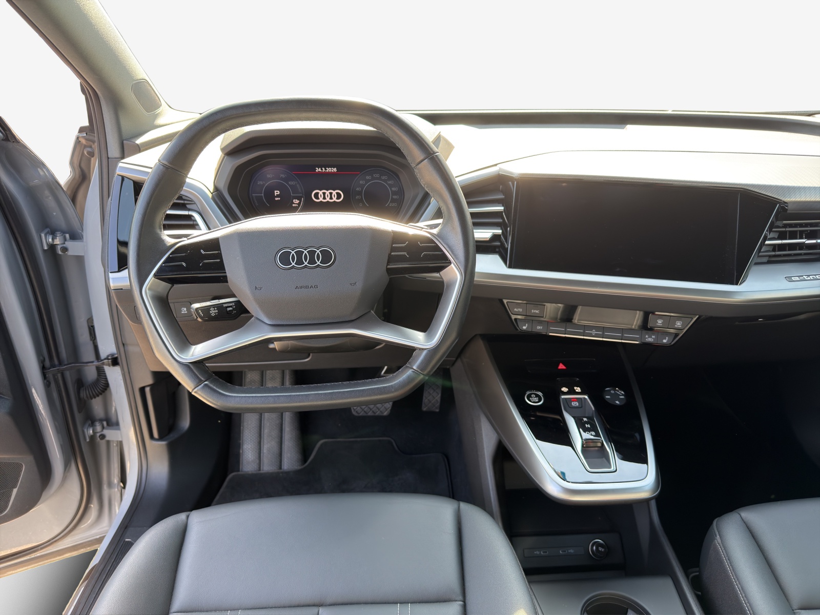 AUDI Q4 e-tron 50 quattro-image-8