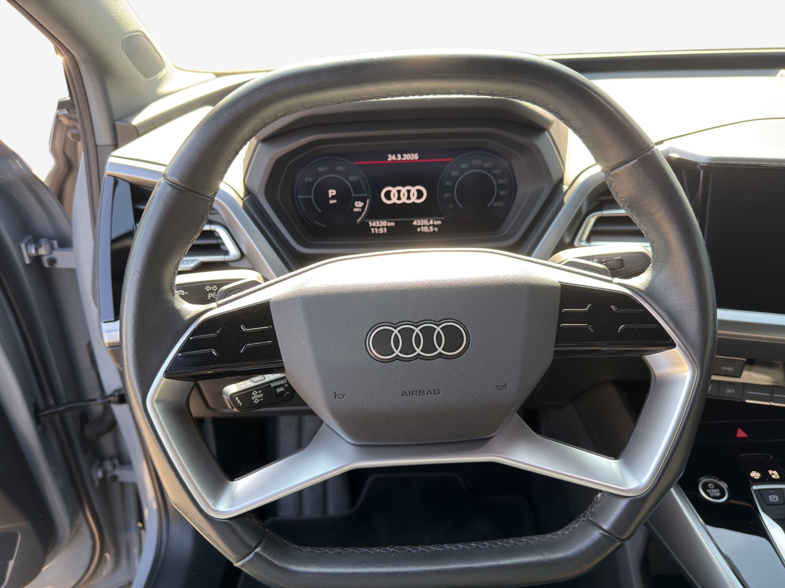 AUDI Q4 e-tron 50 quattro-image-9