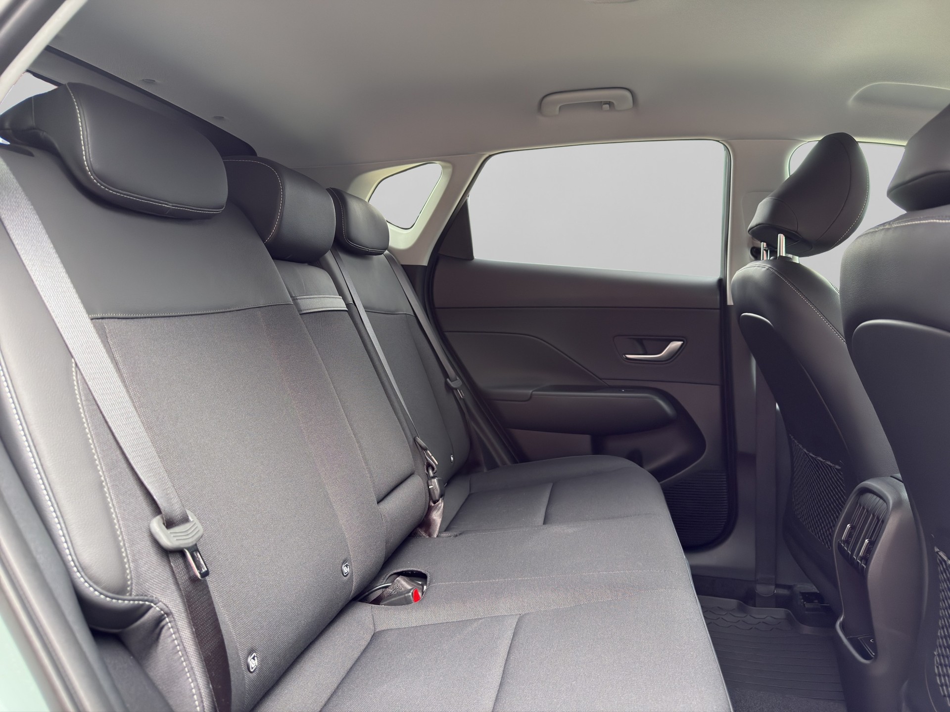 HYUNDAI Kona 1.6 GDi HEV Amplia DCT-image-10