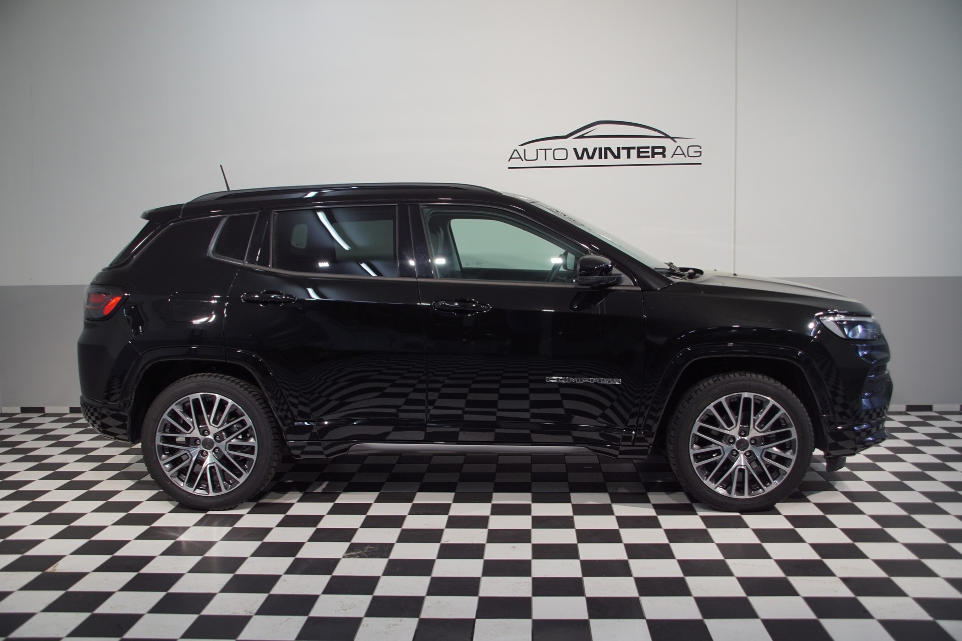 JEEP Compass 4x2 1.5 T MHEV Summit **SWISS**-image-4