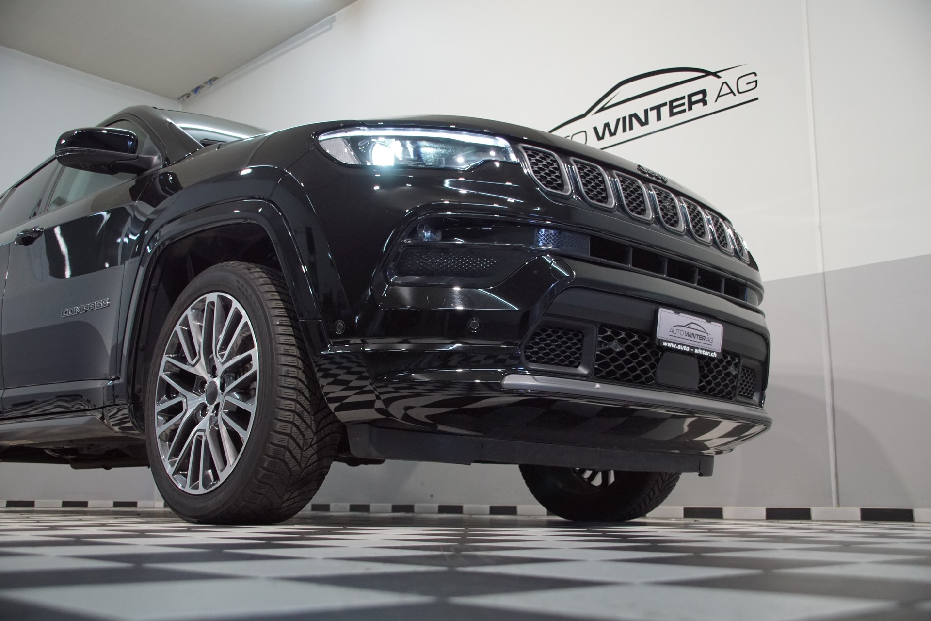 JEEP Compass 4x2 1.5 T MHEV Summit **SWISS**-image-1