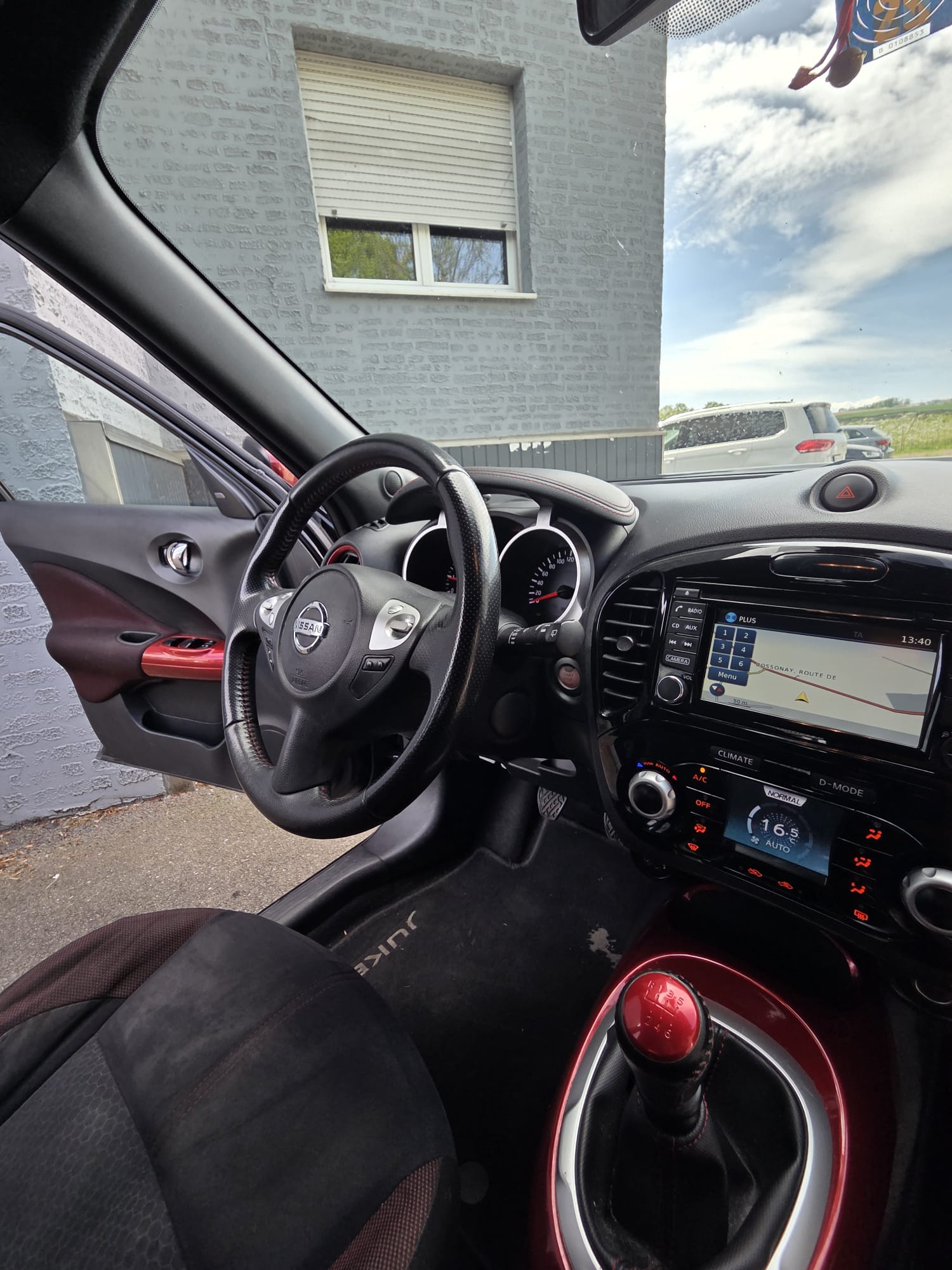 NISSAN Juke 1.2 DIG-T tekna-image-2