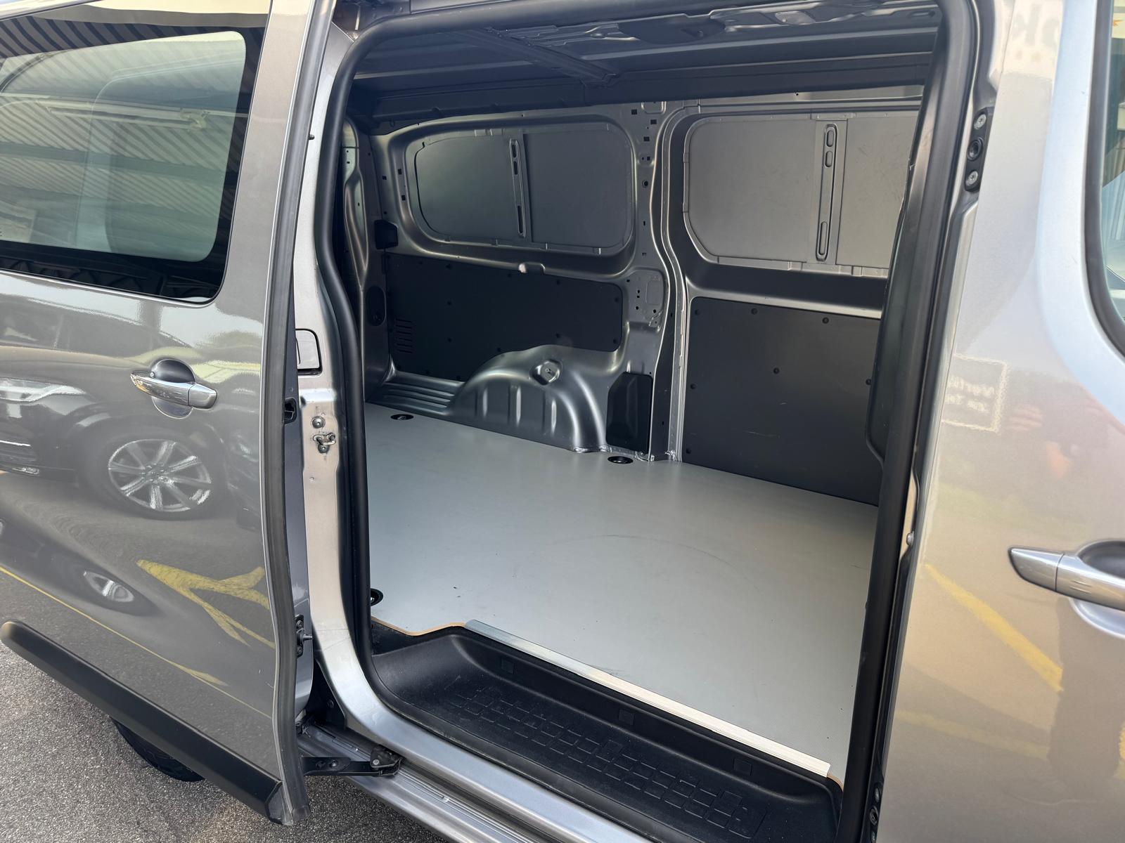 OPEL Vivaro Cargo 2.0 CDTI Enjoy s/s L EN-image-4